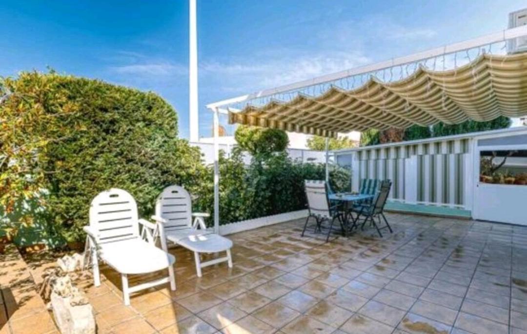 Adaptado, Terraza Muy Grande Y Soleada. Holiday home Gran Alacant