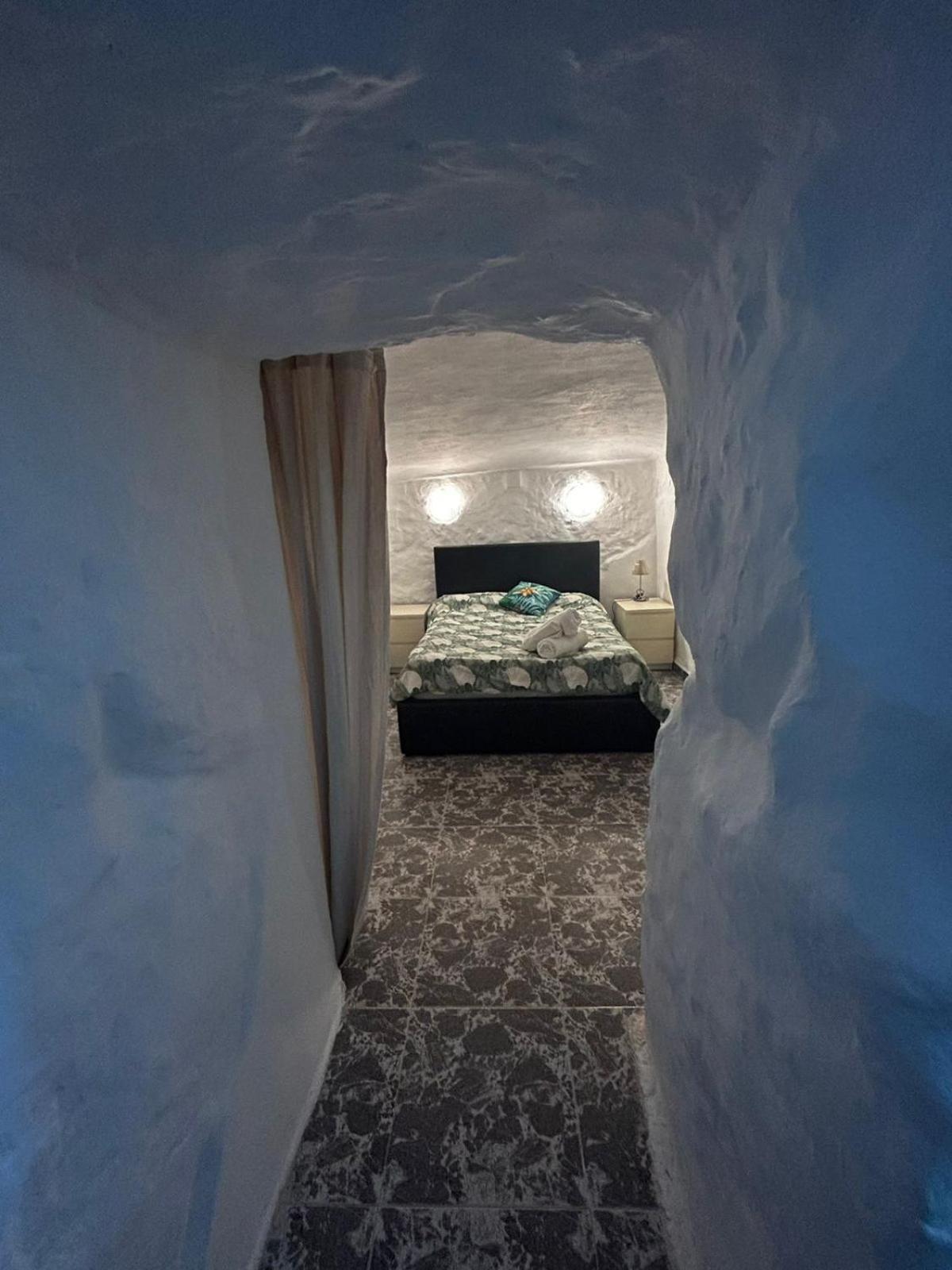 The Crystal Cave * Zujar