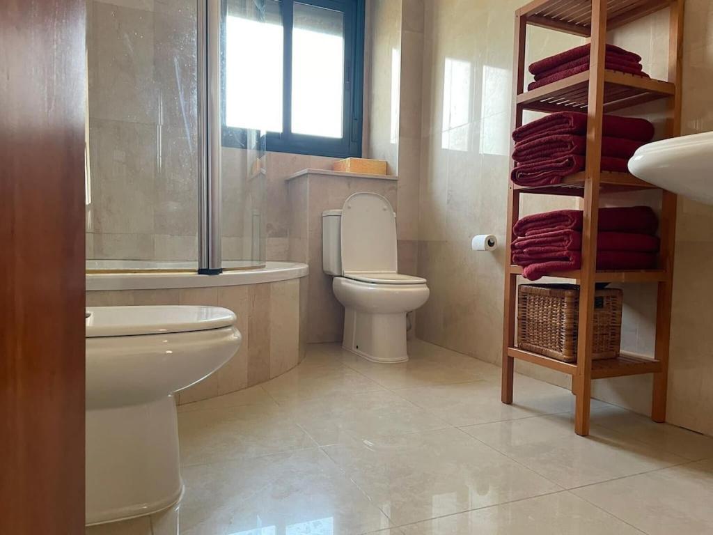 Prestigious Dona Pepa 2 Urbanisation With Shared Pool *