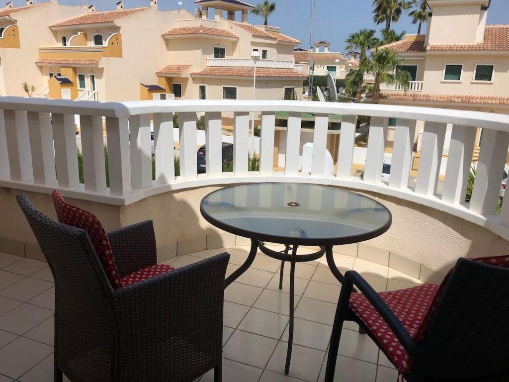 Prestigious Dona Pepa 2 Urbanisation With Shared Pool *