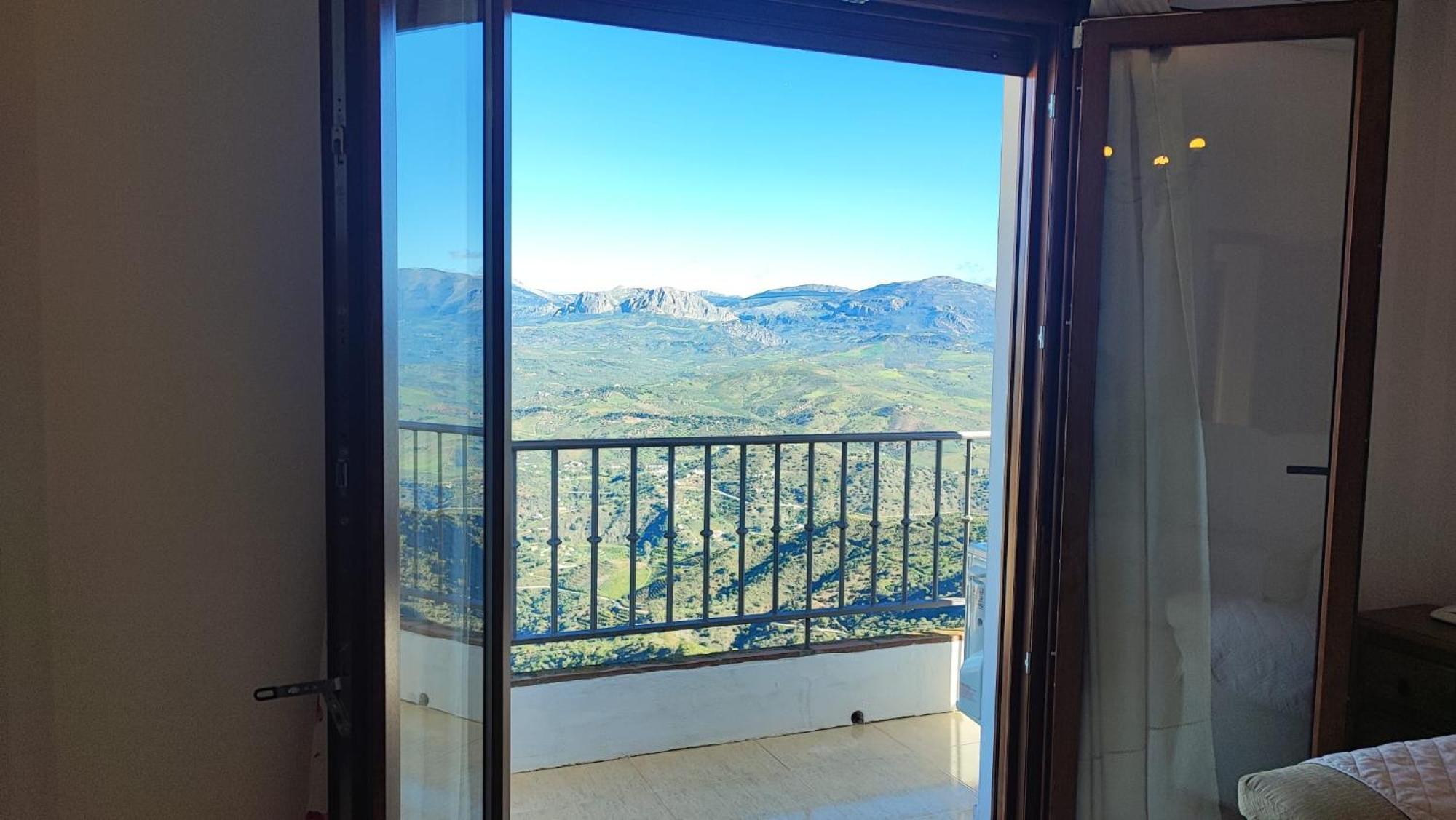Сasa de vacaciones Casa Jose -beautiful Village House- Jacuzzi Included-views-bbq-aircon-wifi Comares
