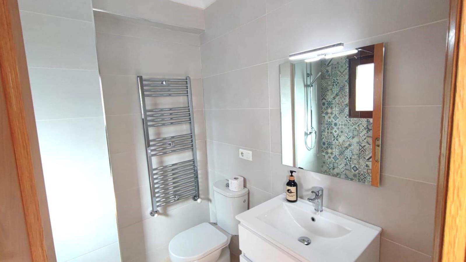 Casa Jose -beautiful Village House- Jacuzzi Included-views-bbq-aircon-wifi Сasa de vacaciones *