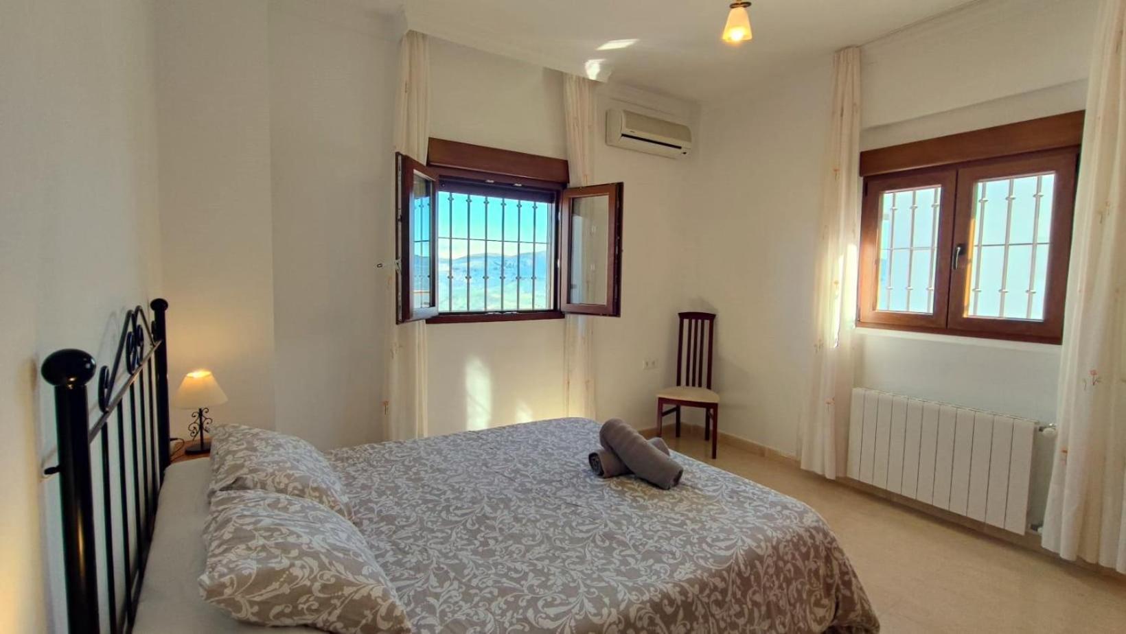 Holiday home Casa Jose -beautiful Village House- Jacuzzi Included-views-bbq-aircon-wifi