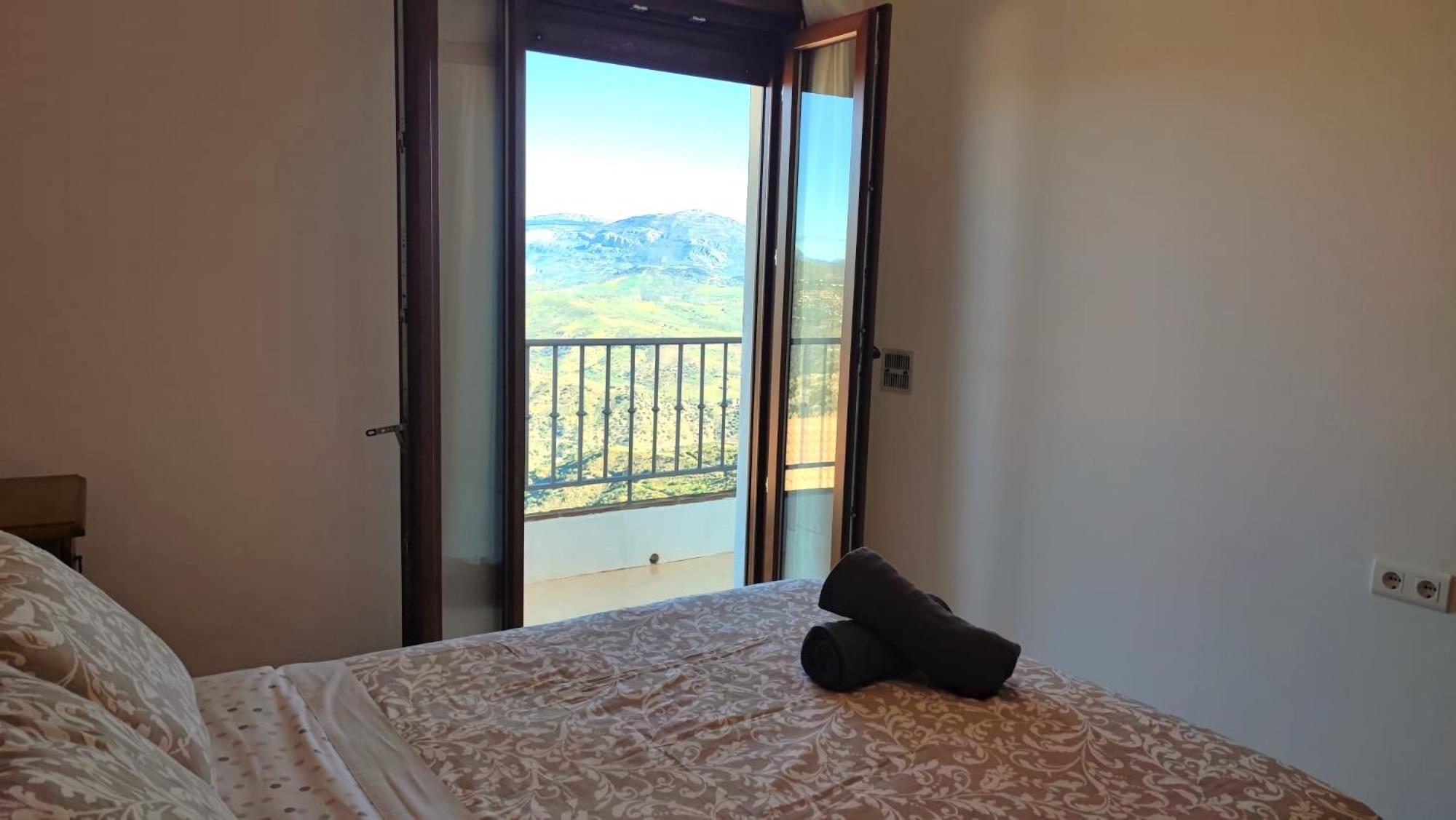 Casa Jose -beautiful Village House- Jacuzzi Included-views-bbq-aircon-wifi Сasa de vacaciones