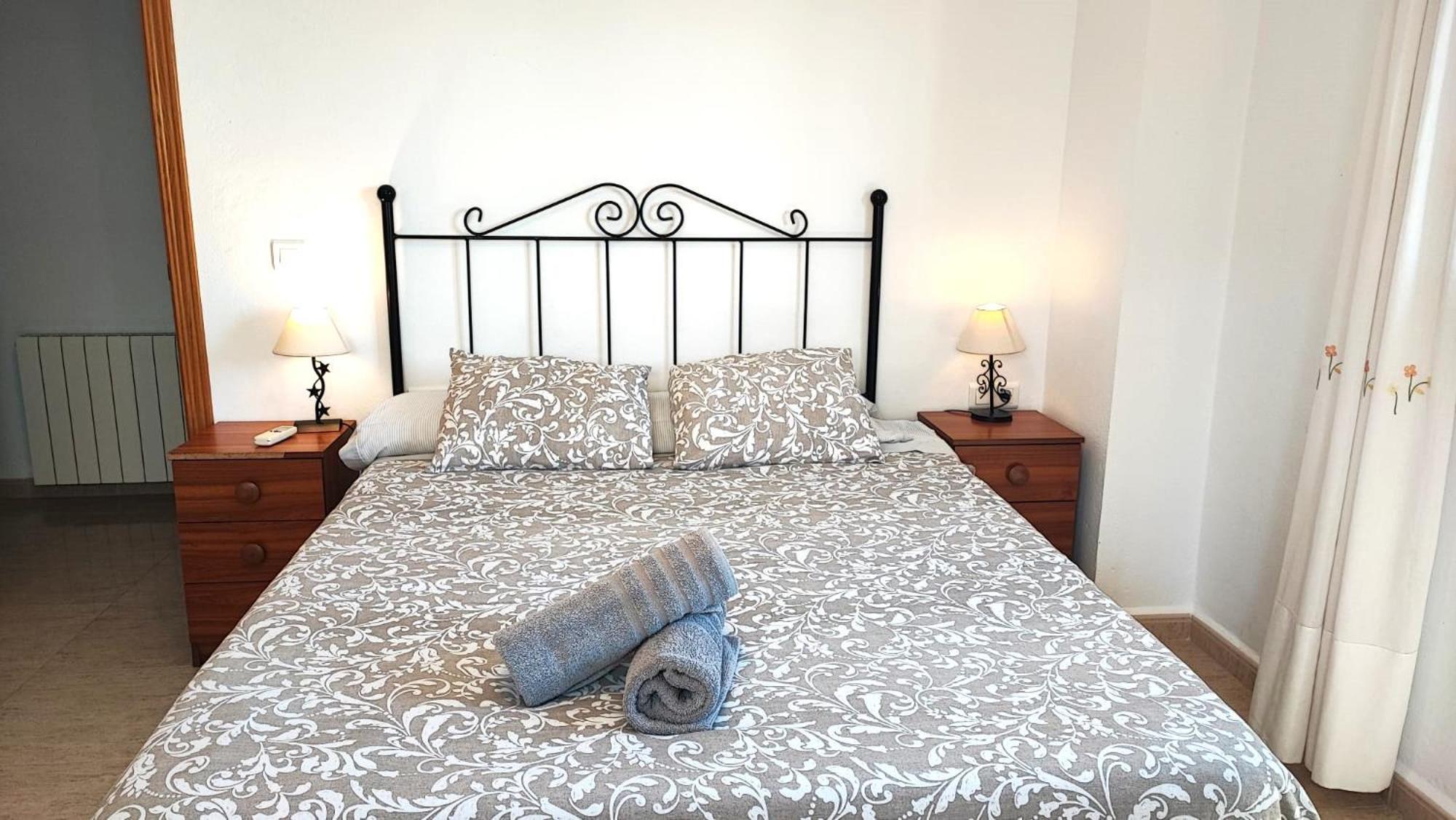 Casa Jose -beautiful Village House- Jacuzzi Included-views-bbq-aircon-wifi