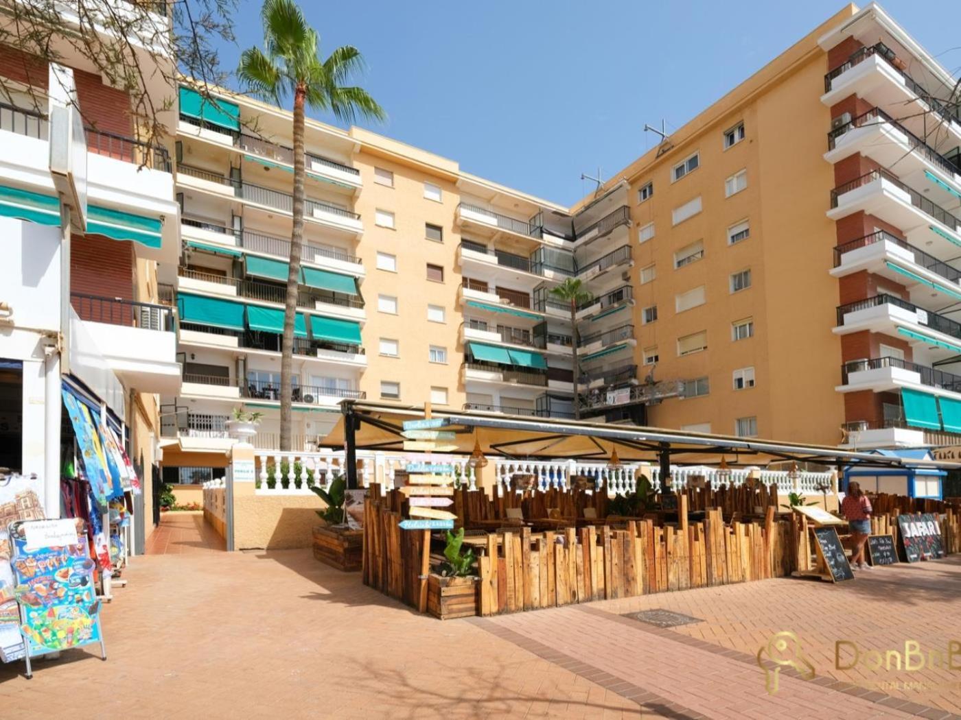Apartment Con Piscina En La Primera Linea De Playa De *