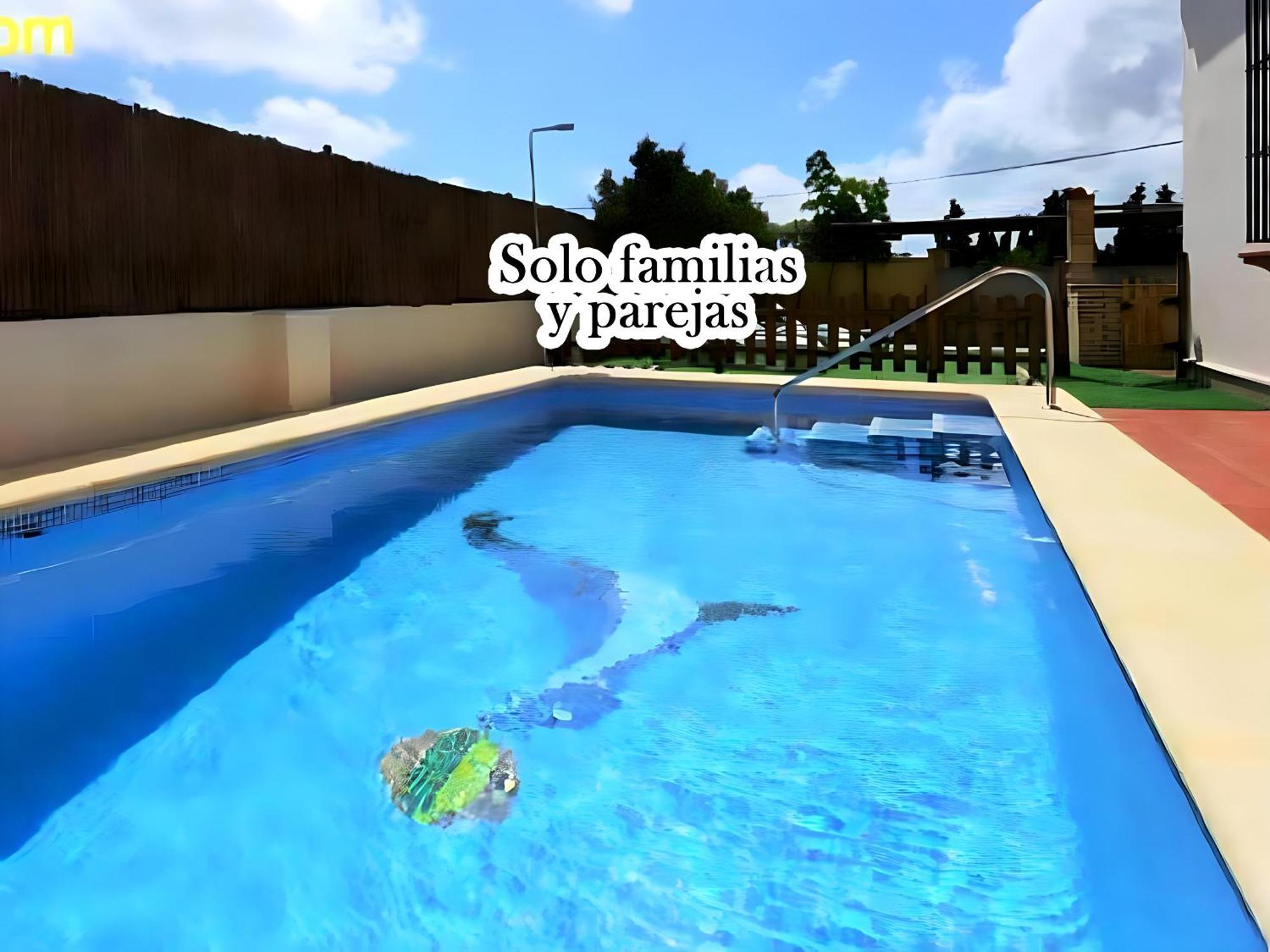 Con Piscina Privada Solo Familias Y Parejas *