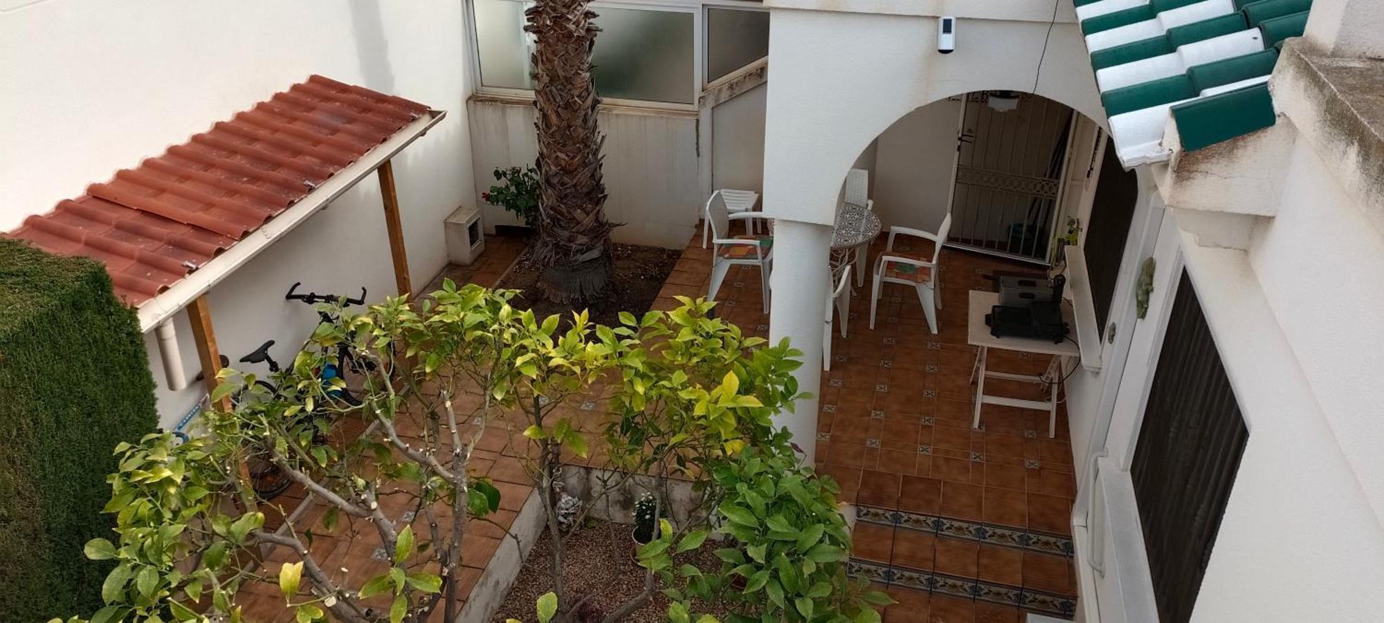 Maison Entiere Avec Piscine, Wifi, Grand Solarium Et Terrain Arbore Holiday home *