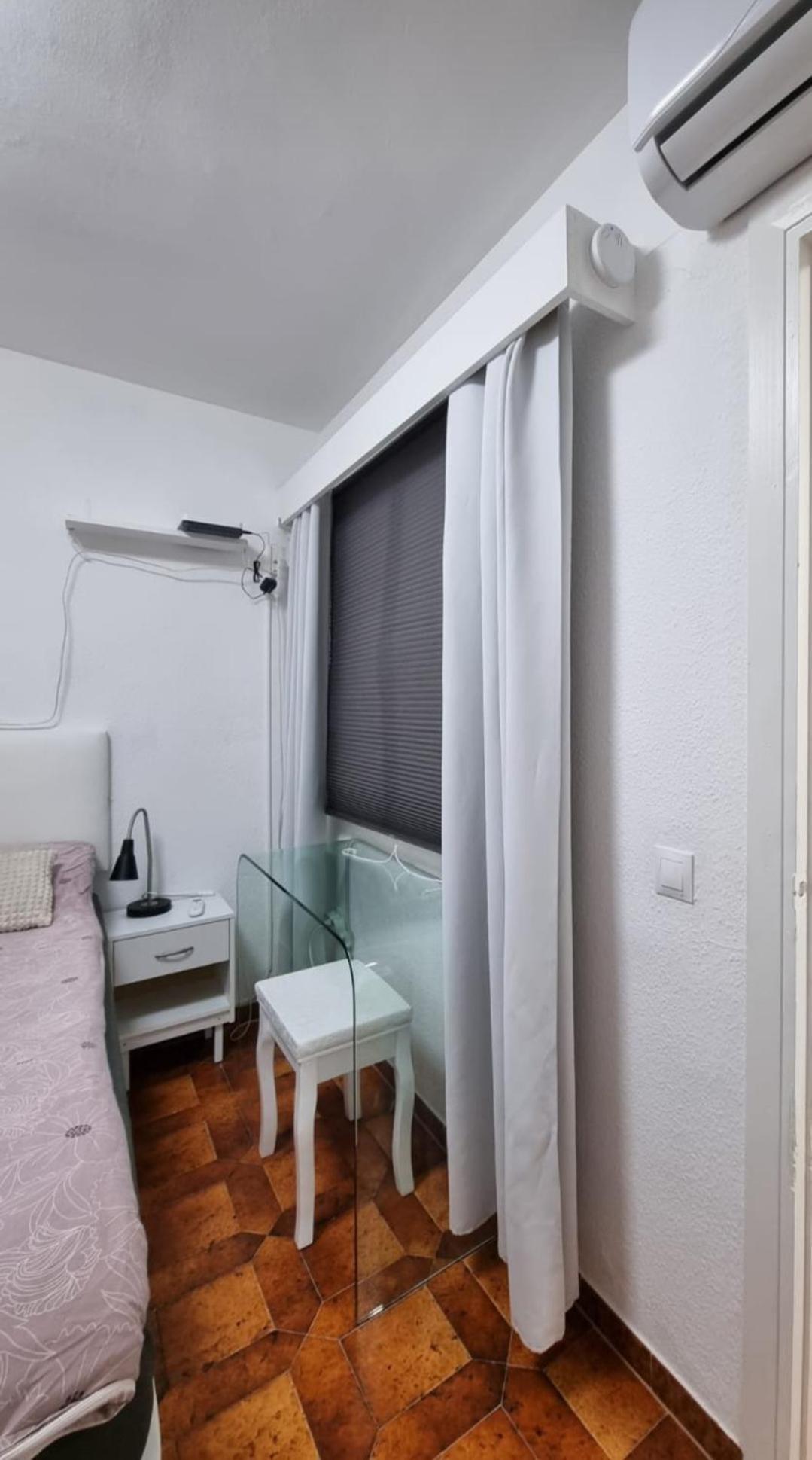 Apartment Comfortable One Bedroom *