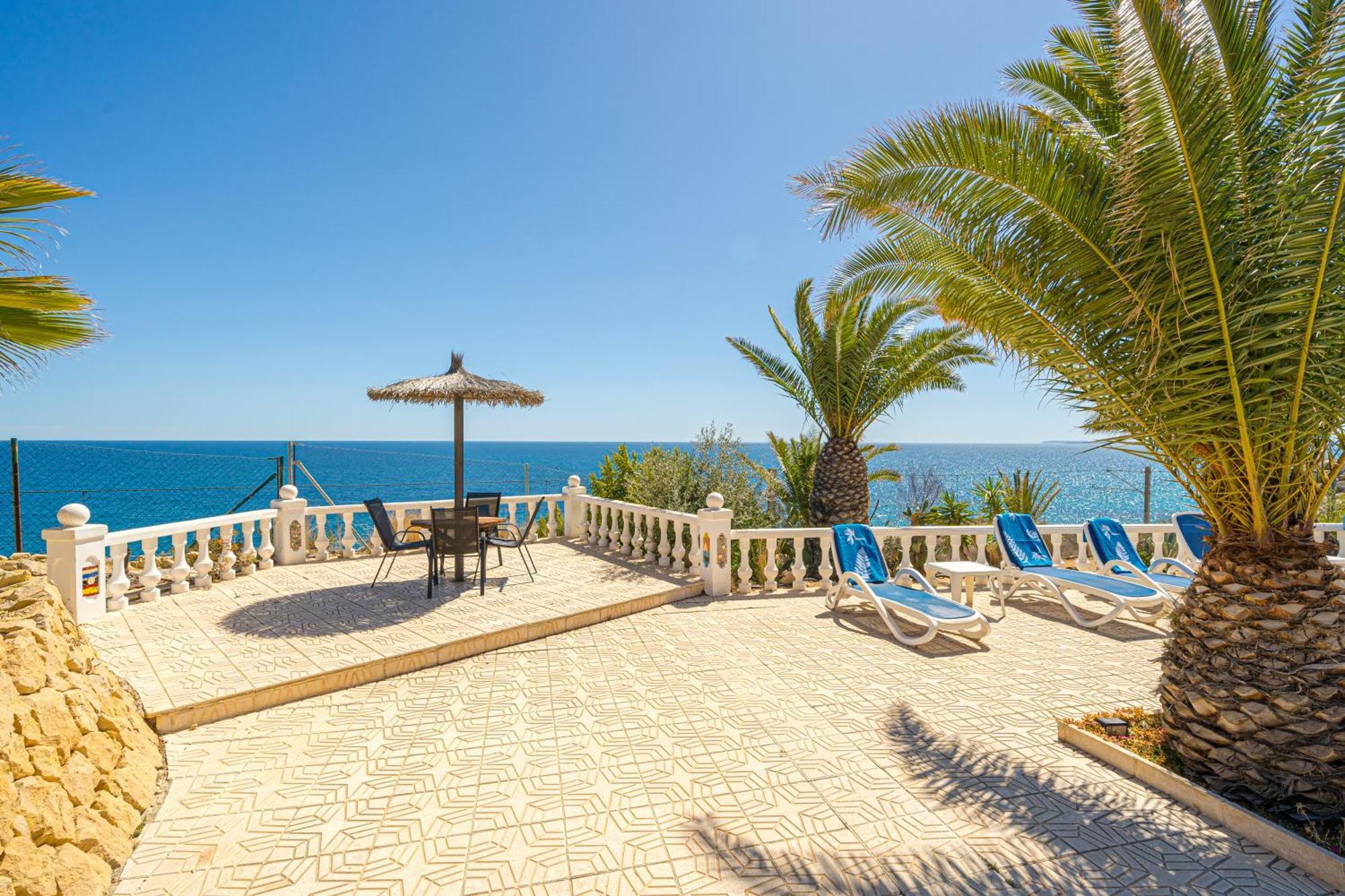 Stunning Carichel Blanc Villa Villajoyosa