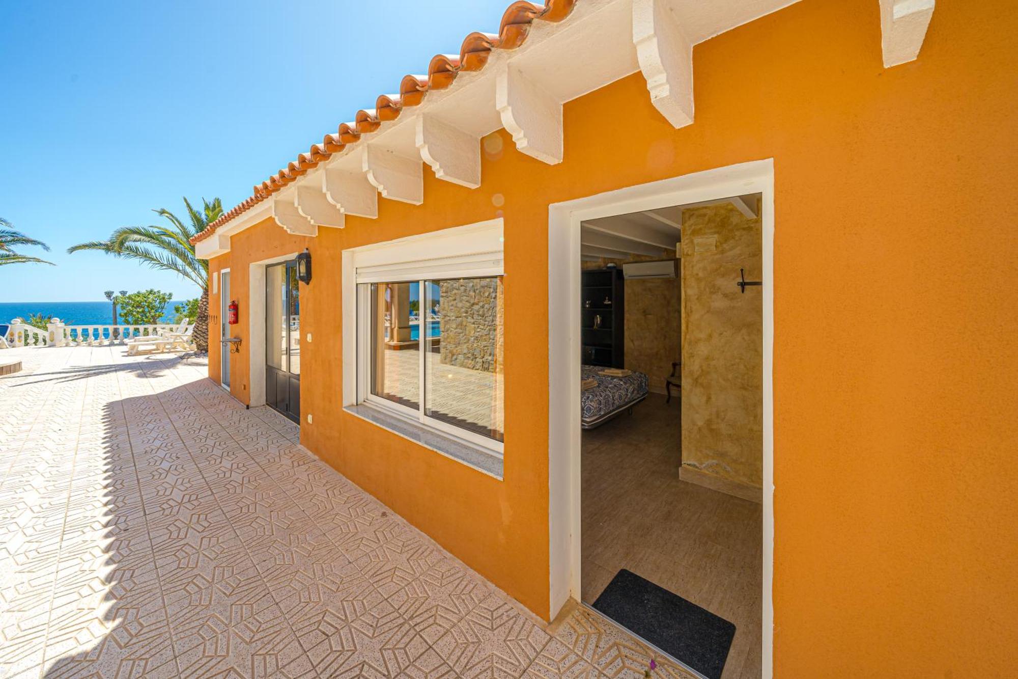 Villa Stunning Carichel Blanc