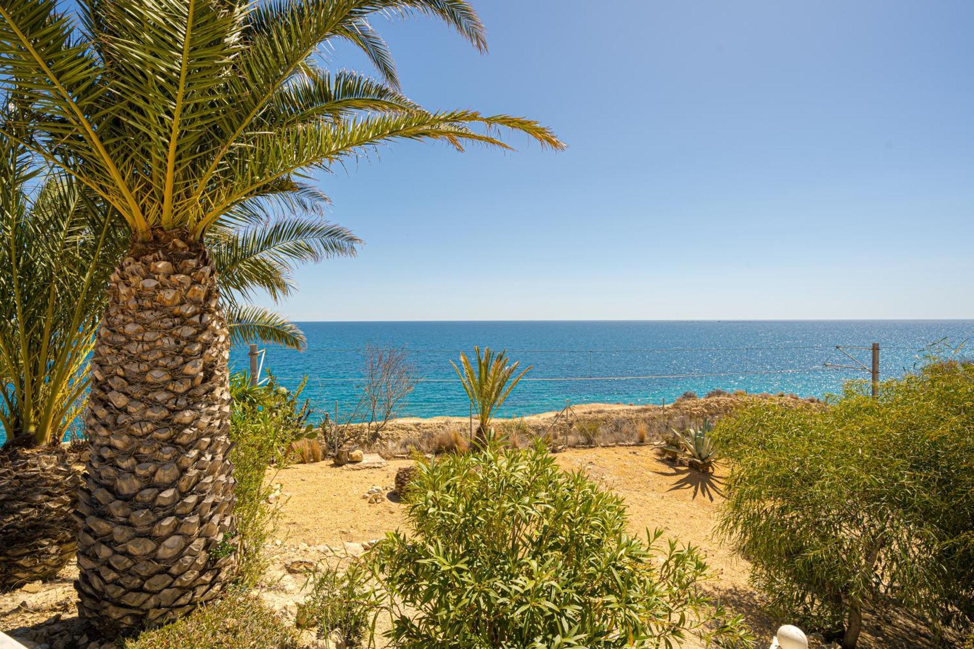 Stunning Carichel Blanc Villa Villajoyosa