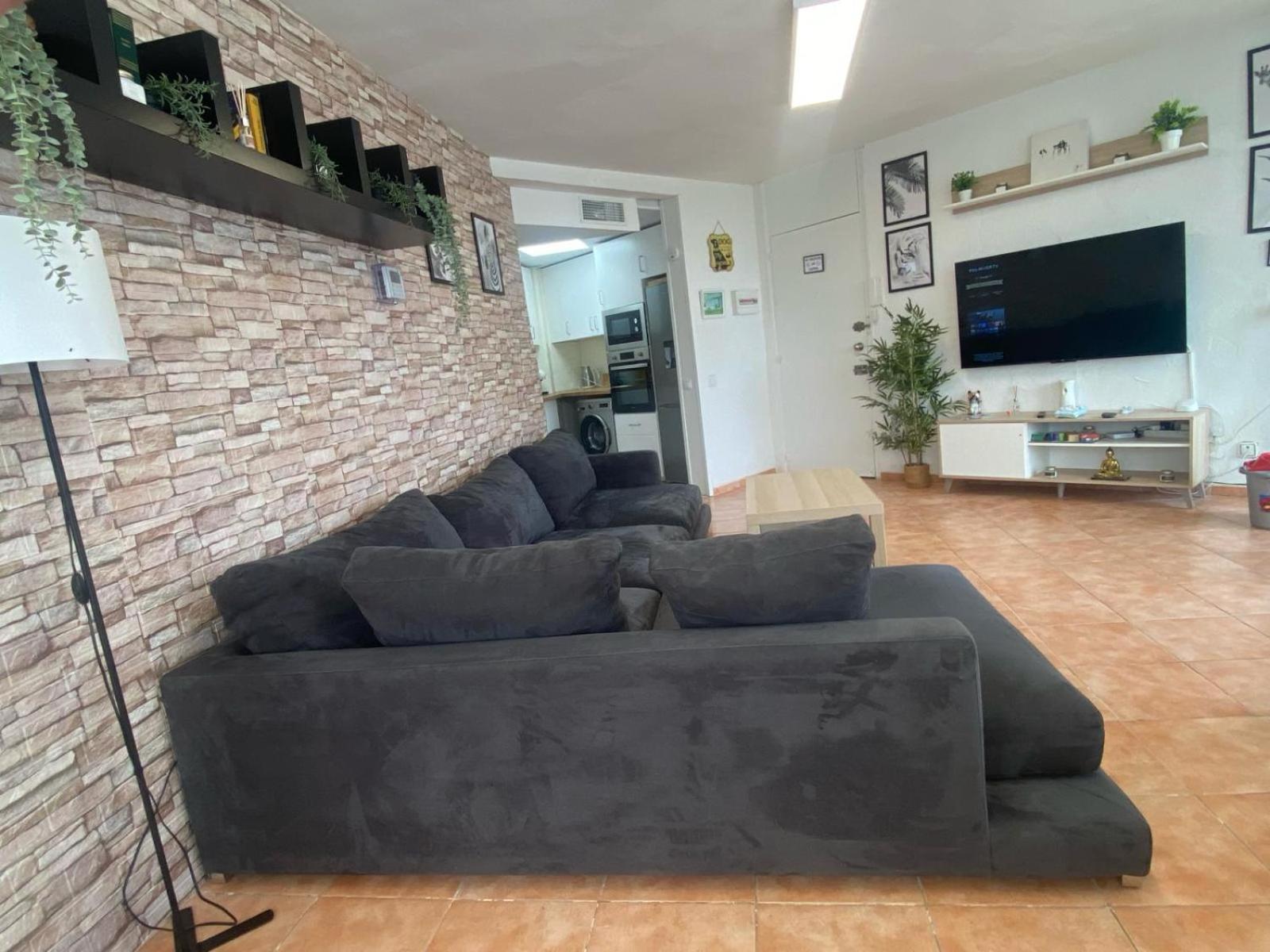 Piso Delante De La Playa Con 2 Apartamento *