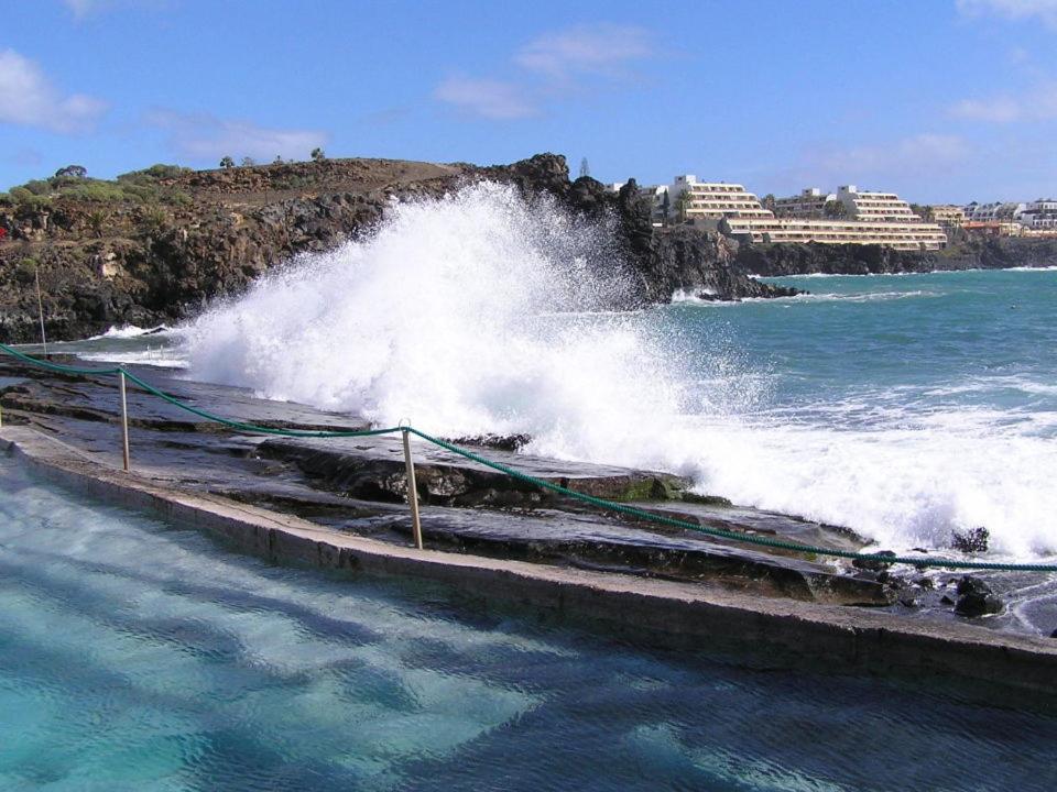 Beach-front Tenerife Sth Sea And Pool View *