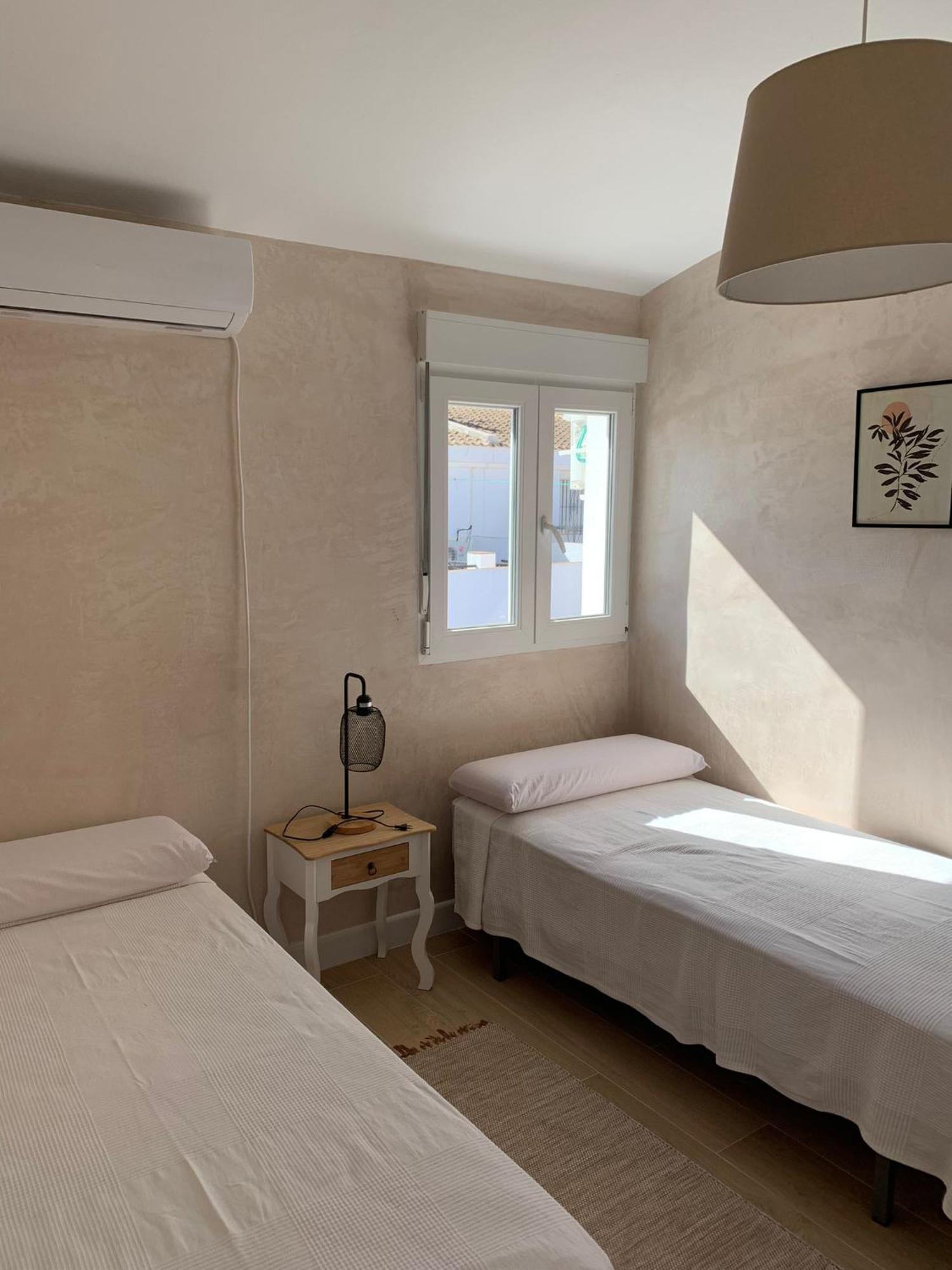 Сasa de vacaciones Casa Con Terraza, Barbacoa Y Wifi Para 7 Personas *