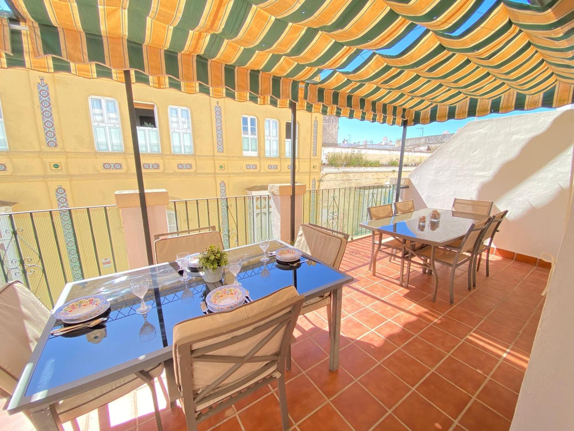 Apartment Magnifico Atico Pleno Centro. Terraza 60m. Climatizado, Garaje Sanlucar de Barrameda