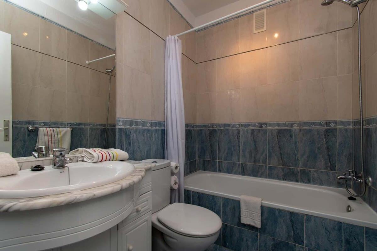 Azahara Playa 46 - One Bed Apartamento Los Cristianos (Tenerife)