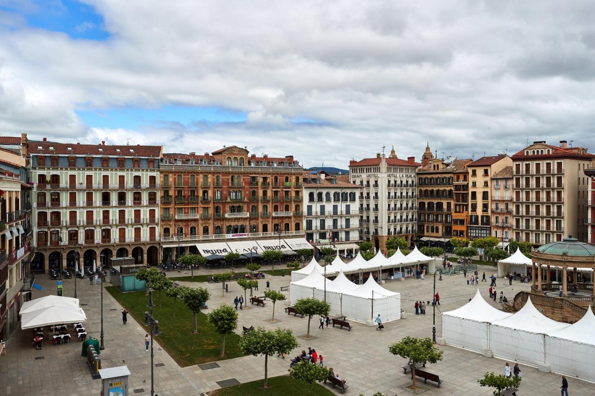 Tuapartamento - Boutique Plaza Del Castillo 29