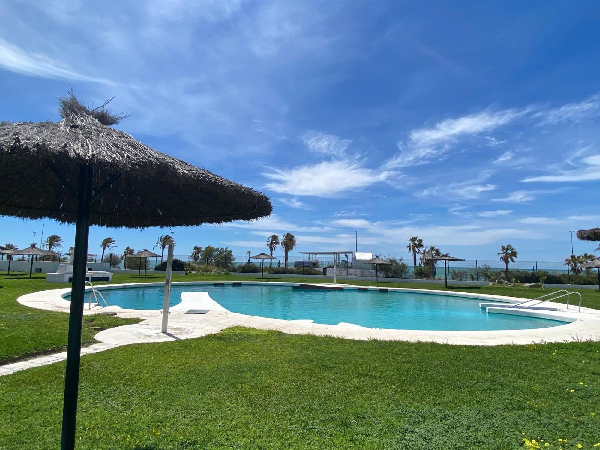 Moderno Primera Linea Playa De La Barrosa By Chiclanadreams Apartamento