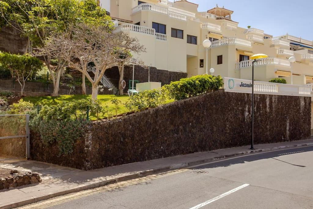 The Large Terrace, Fantastic View On Gigantes * Puerto de Santiago (Tenerife)