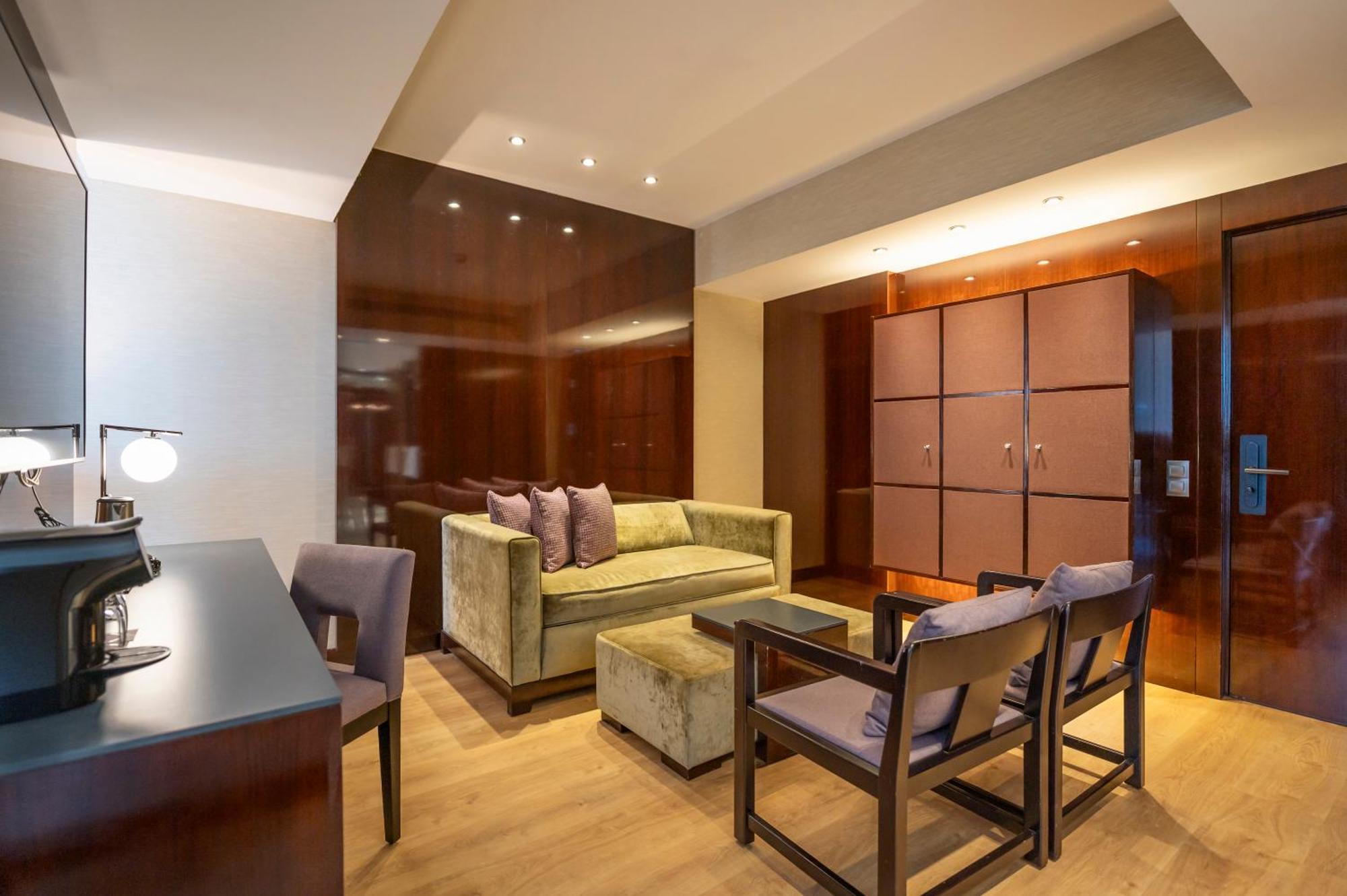 Hyatt Regency Barcelona Tower 5* L'Hospitalet de Llobregat