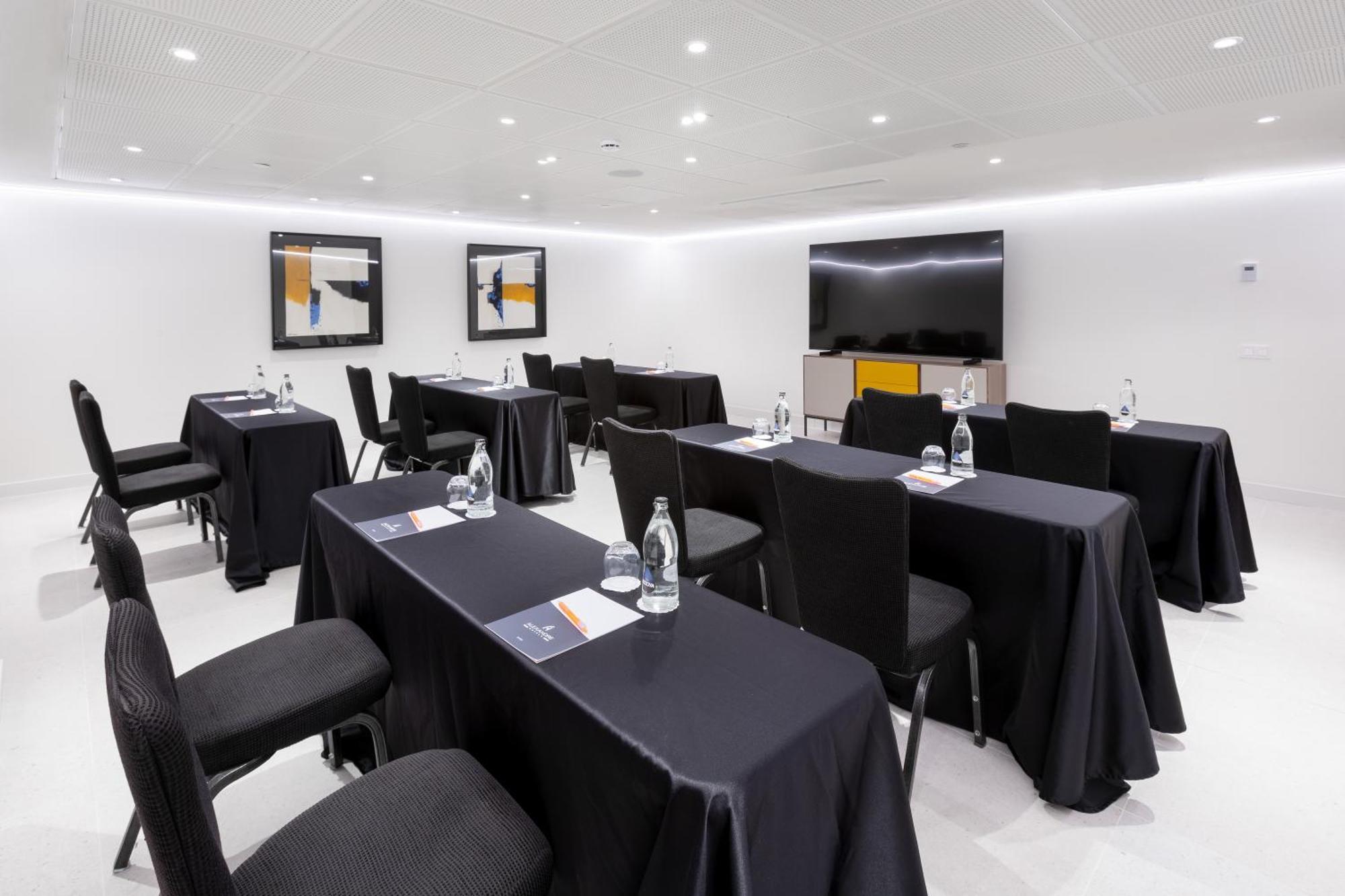 Hotel Alexandre Fira Congress