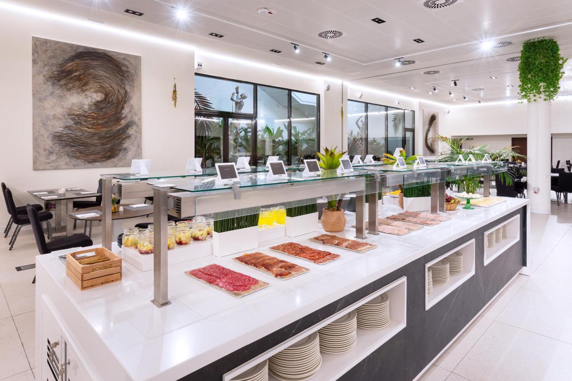 Hotel Alexandre Fira Congress 4*
