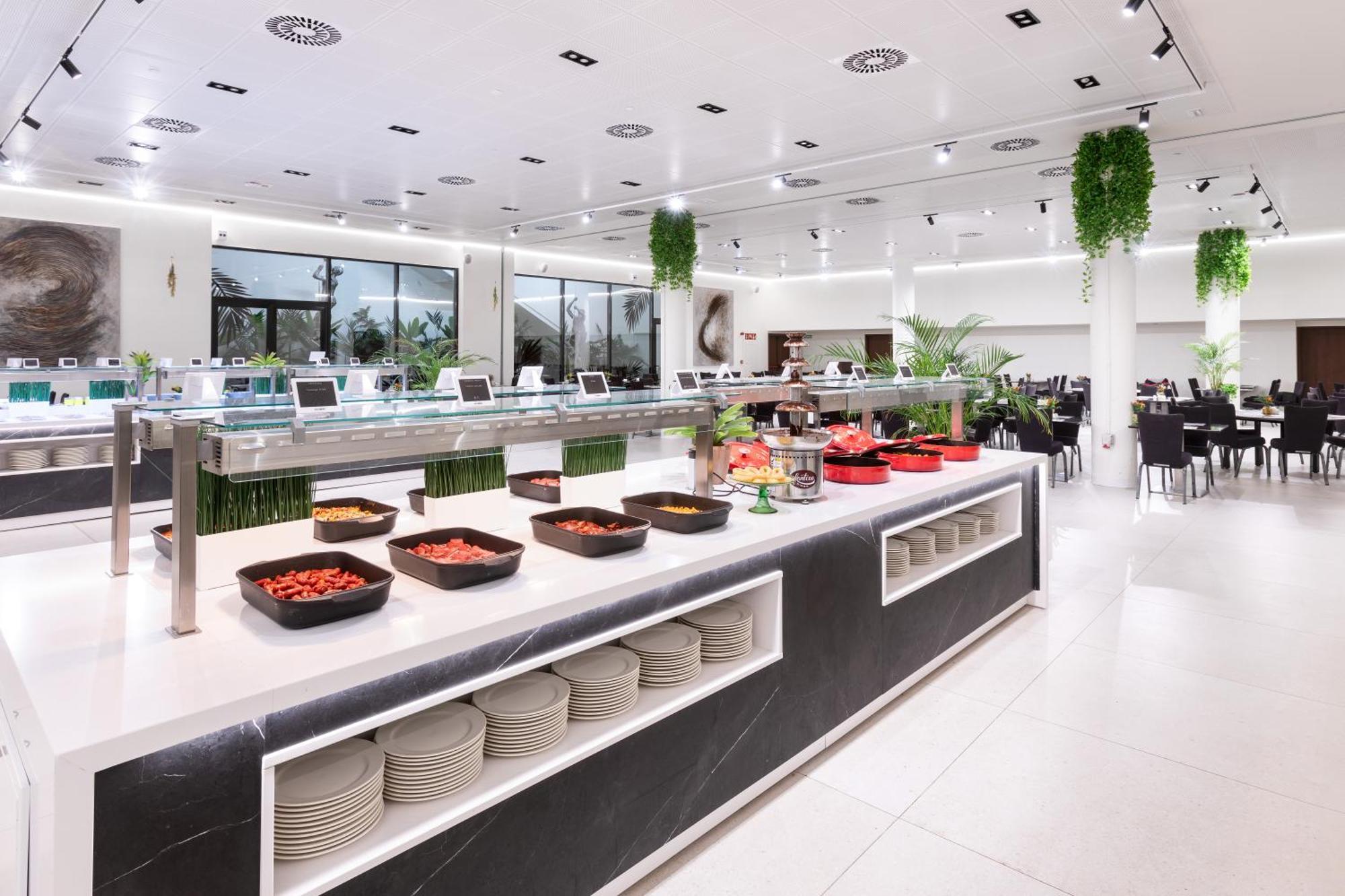 Hotel Alexandre Fira Congress 4*