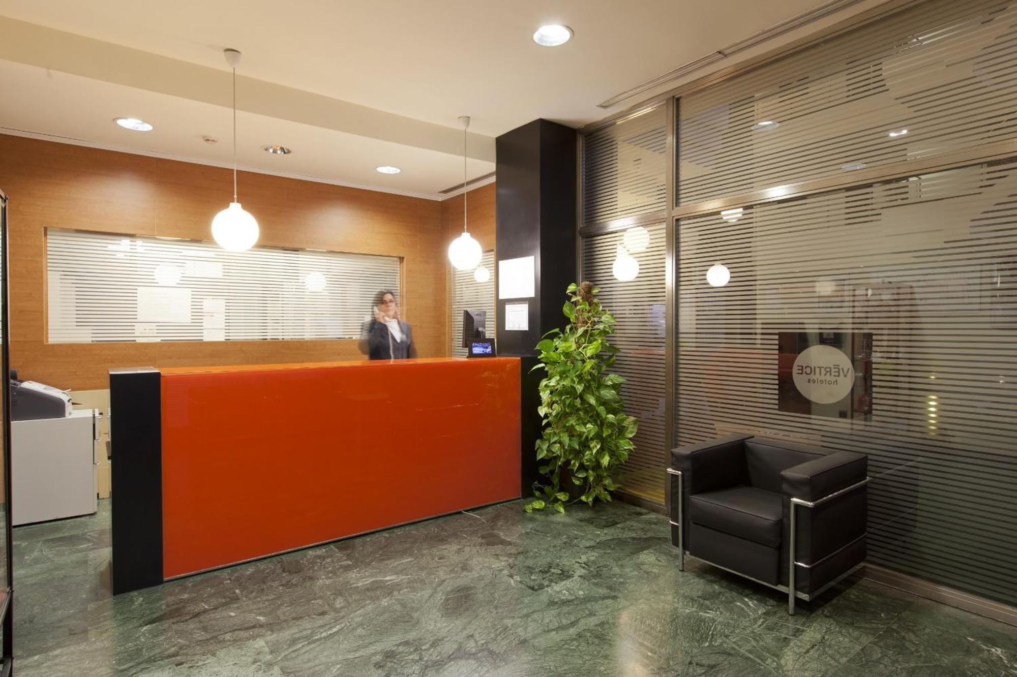 Apartment Vertice Sevilla Aljarafe *