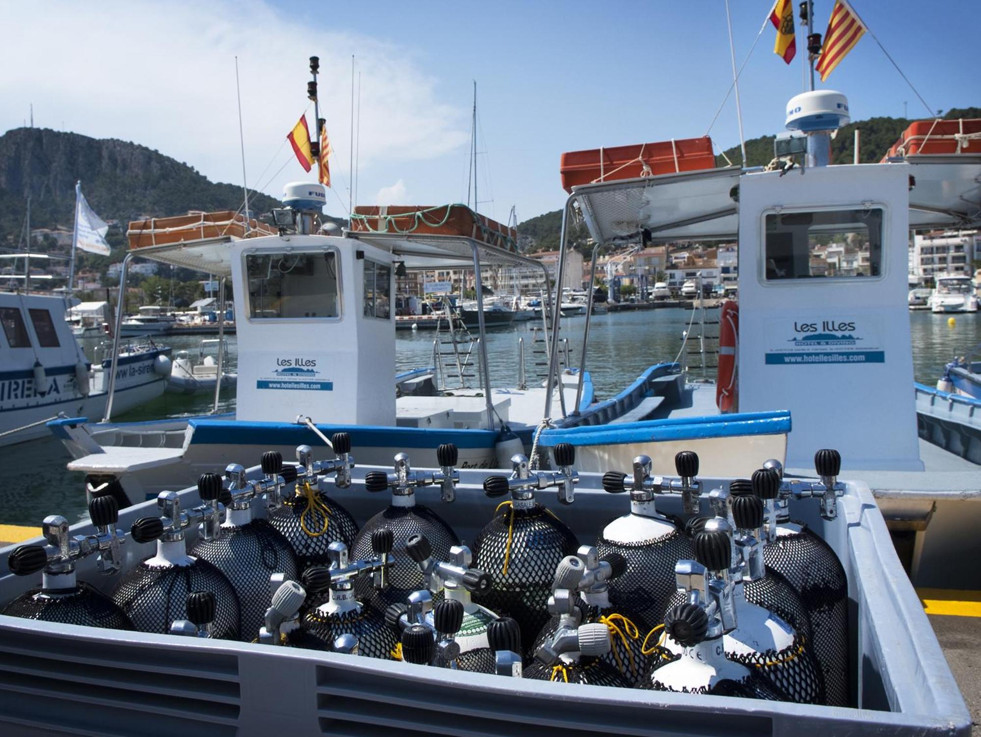 Hotel & Diving Les Illes 3*