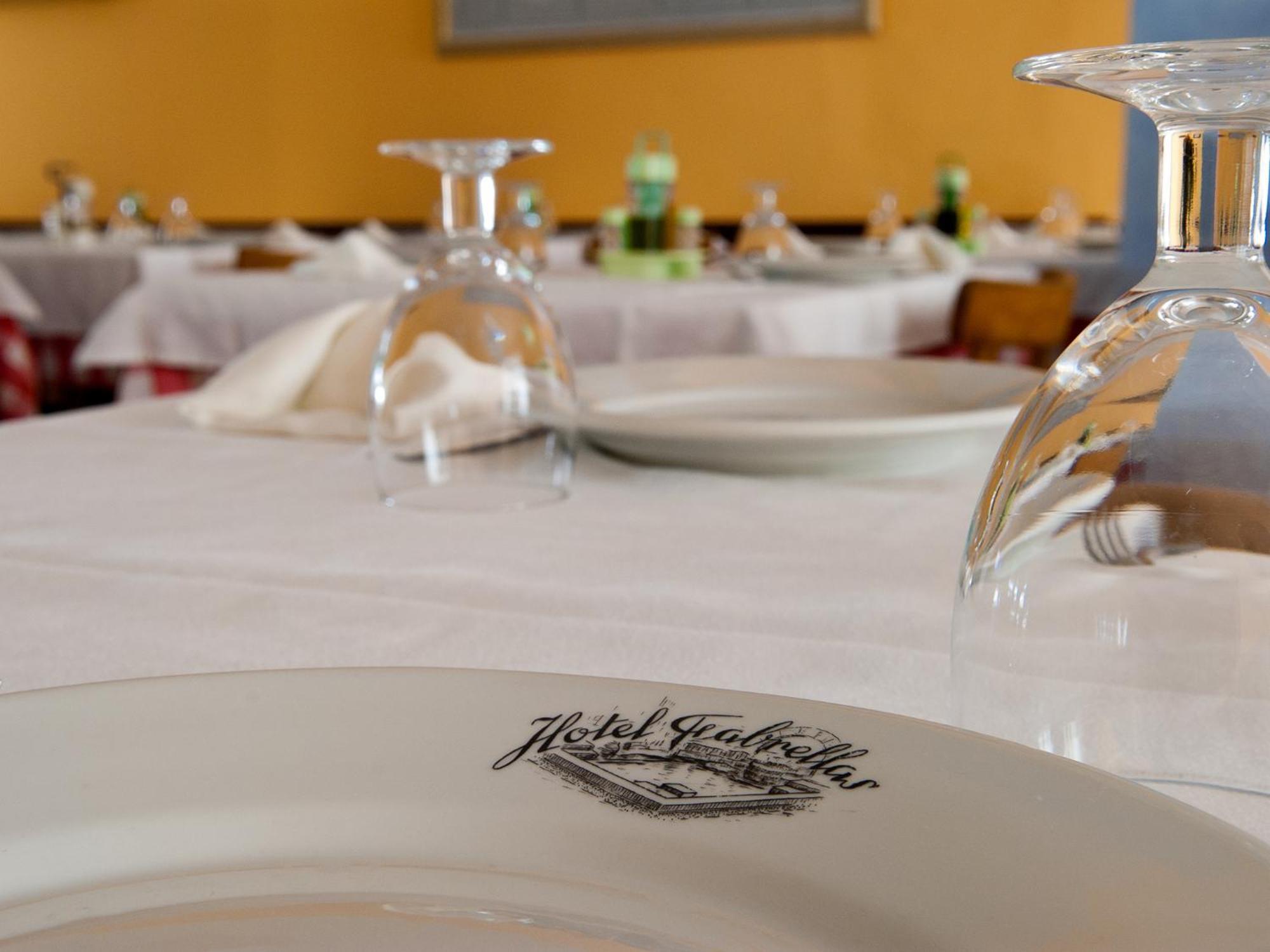 Guest house Fabrellas 2*