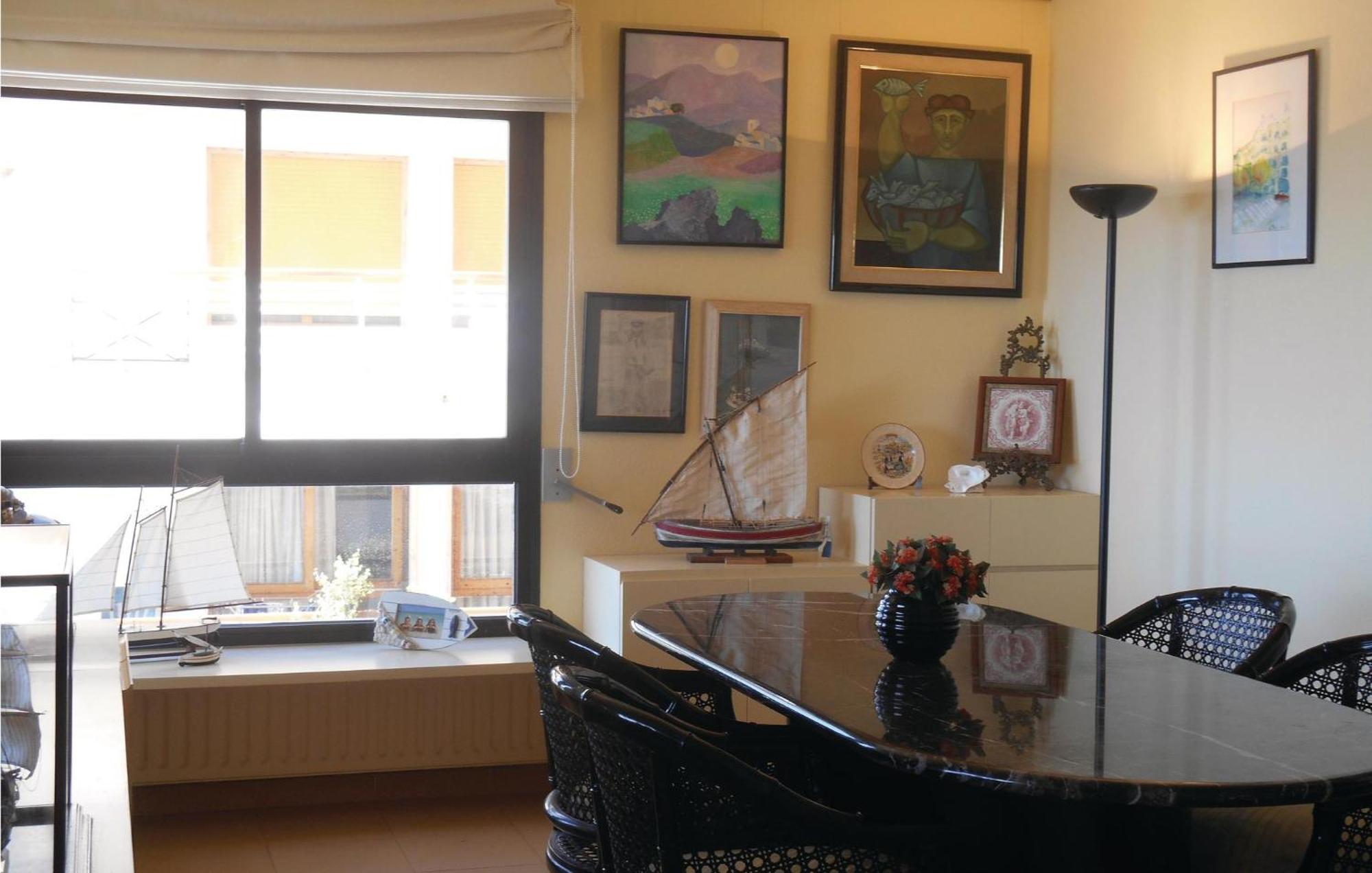 Apartamento 3 Bedroom Gorgeous In *