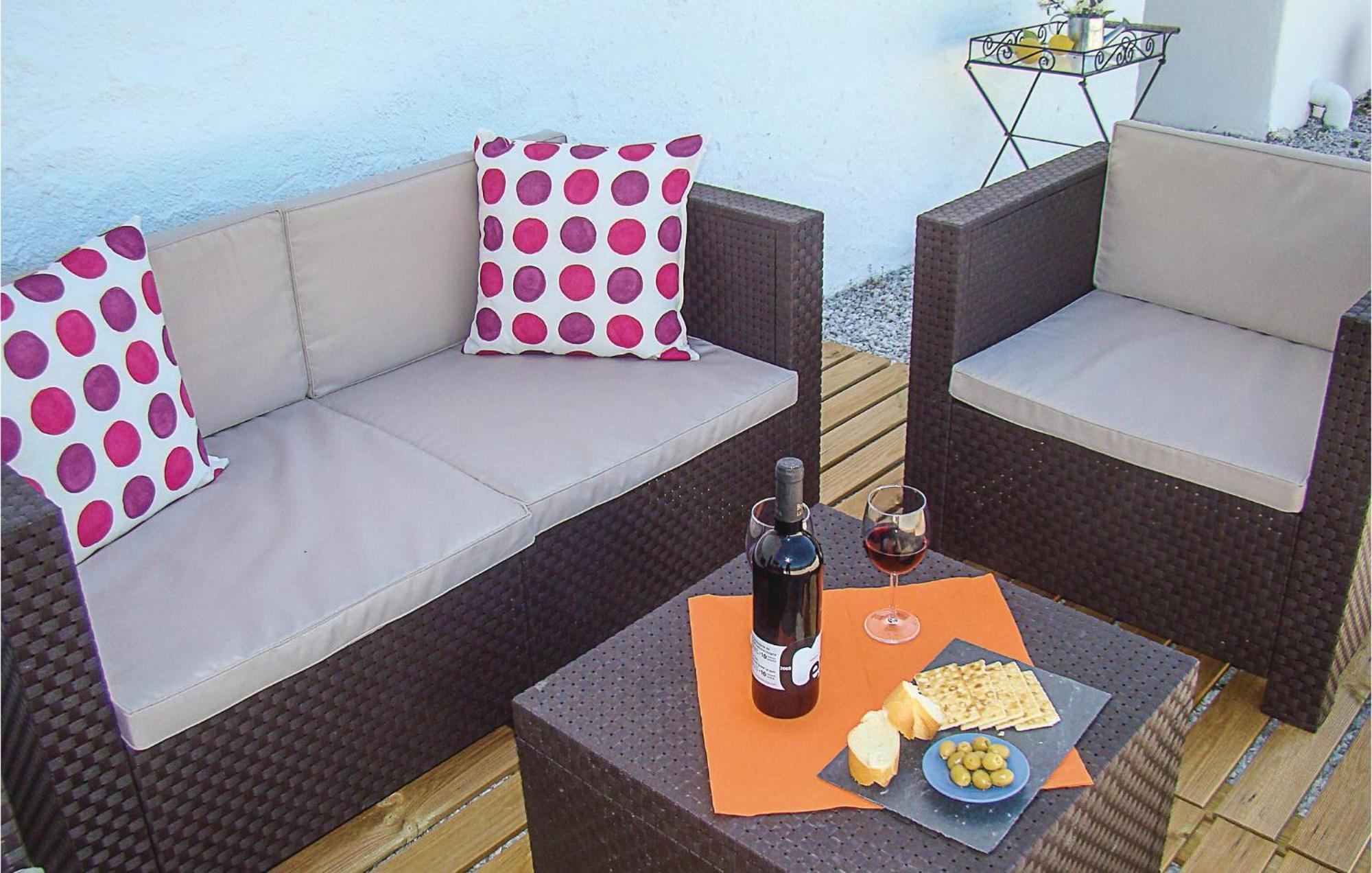 Сasa de vacaciones Cozy In El With Kitchen