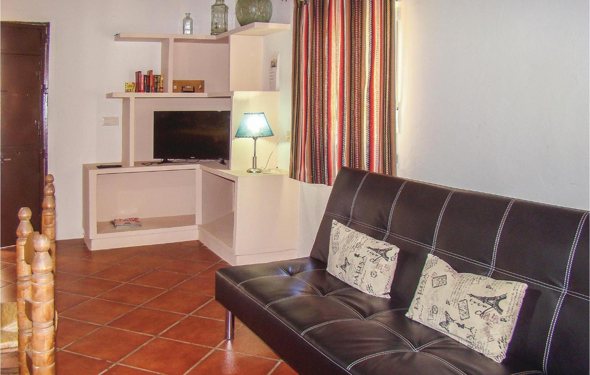 Сasa de vacaciones Cozy In El With Kitchen