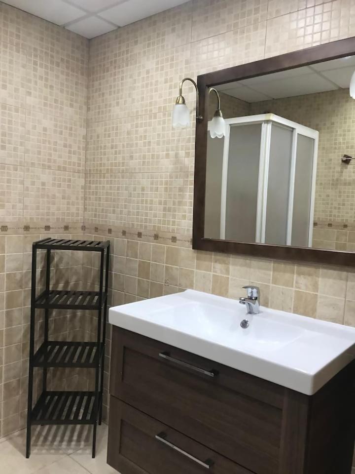 Espectacular Residencial En 1a Linea Con Piscina.