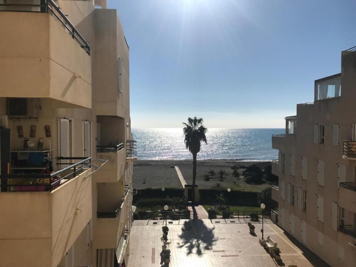 Apartamento Espectacular Residencial En 1a Linea Con Piscina. Benajarafe