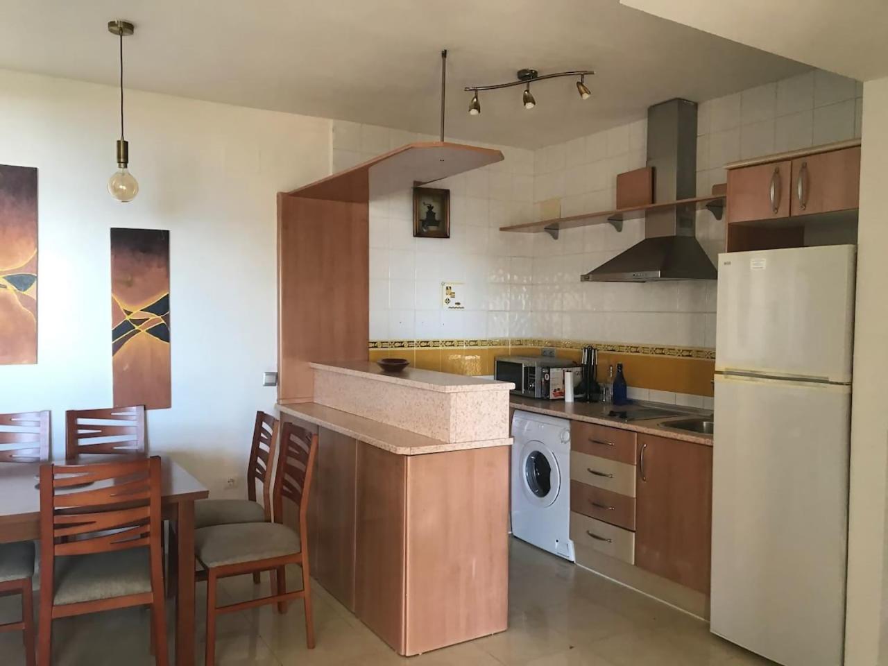 Espectacular Residencial En 1a Linea Con Piscina.
