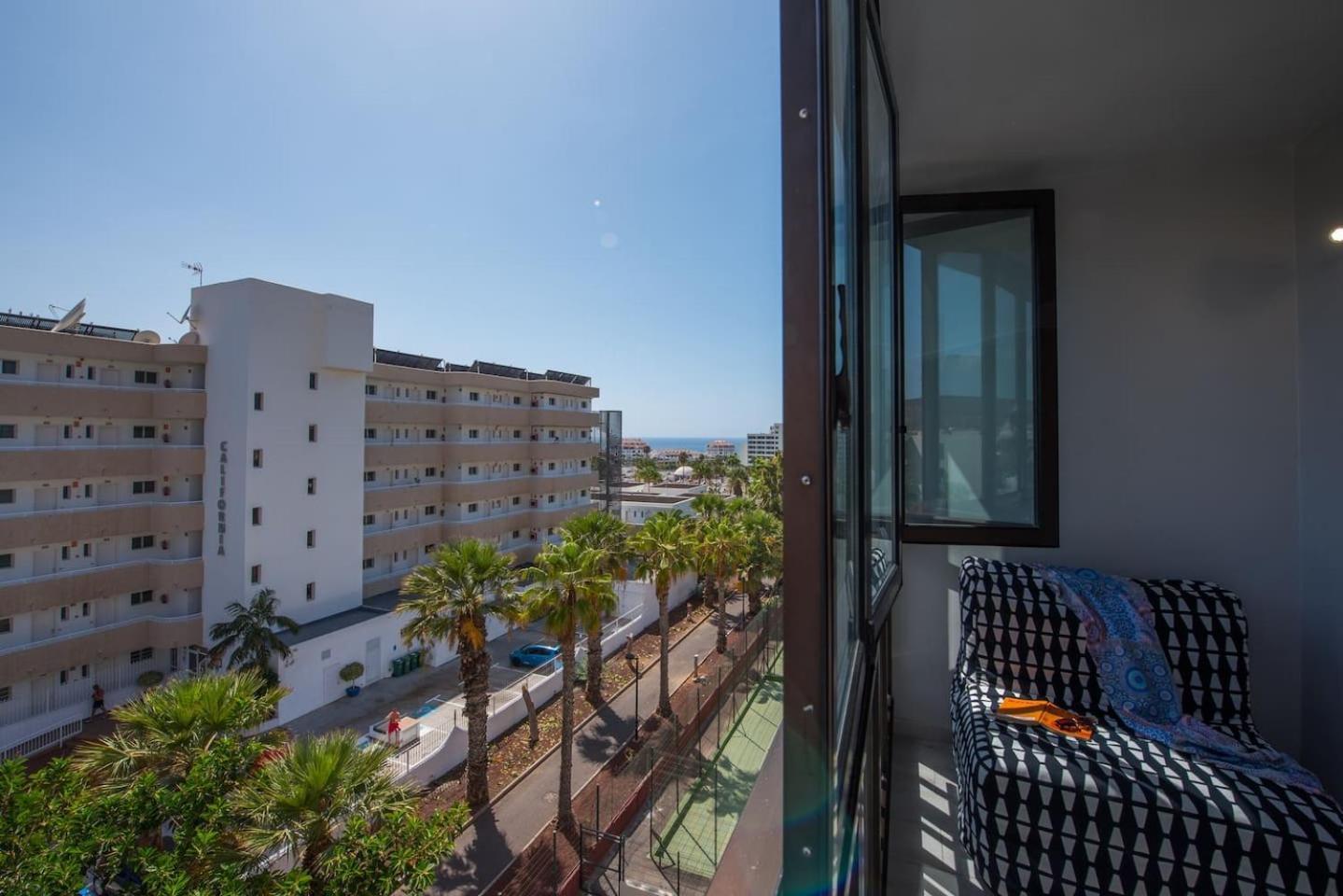 Apartamento 733 Wonderful In Lasamericas! Wi-fi Free!