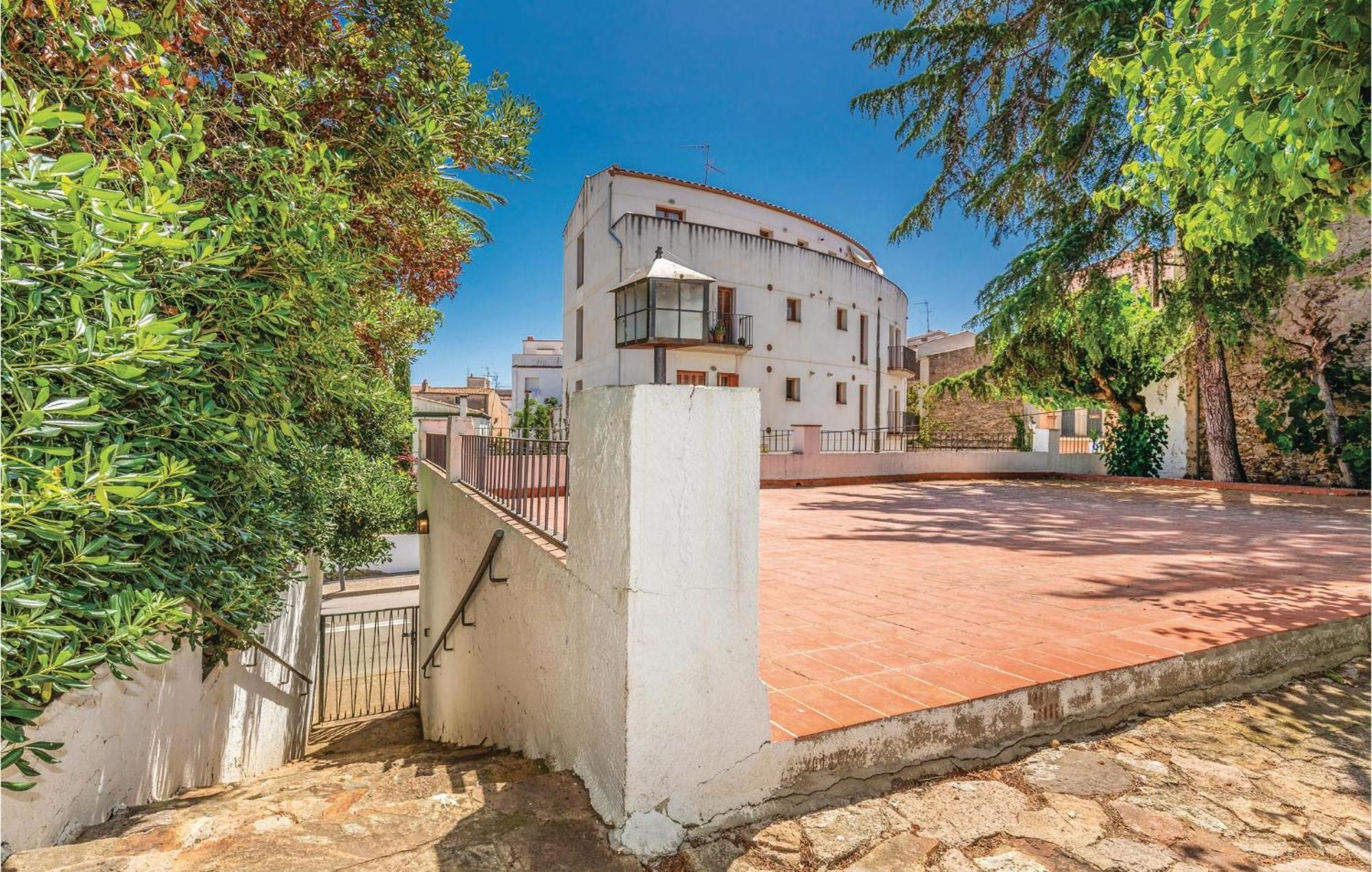 Сasa de vacaciones 5 Bedroom Beautiful In *