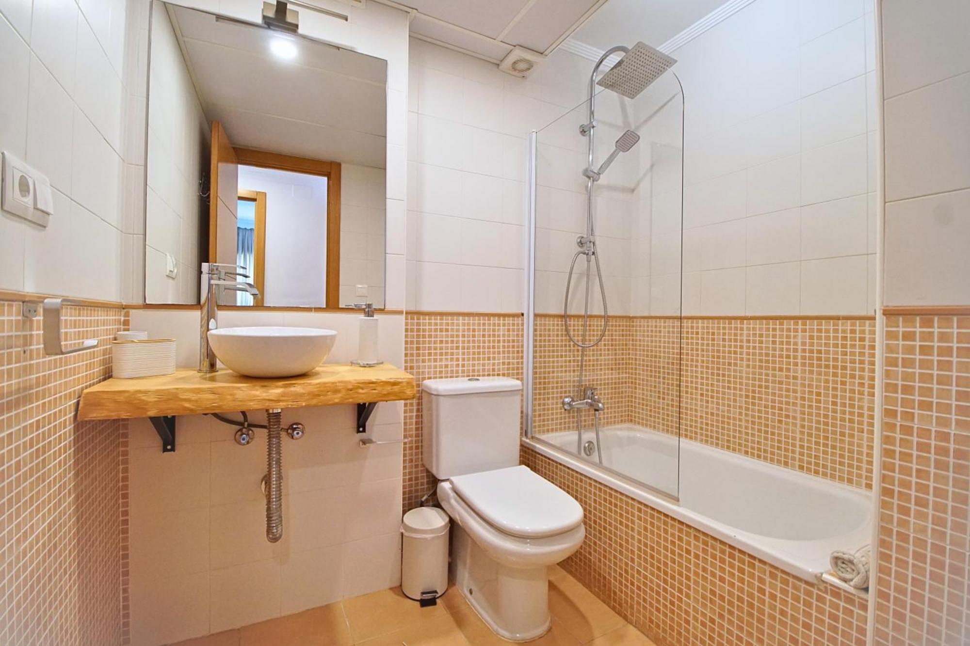 Apartamento Playa Y Centro. De Estilo Con Terraza