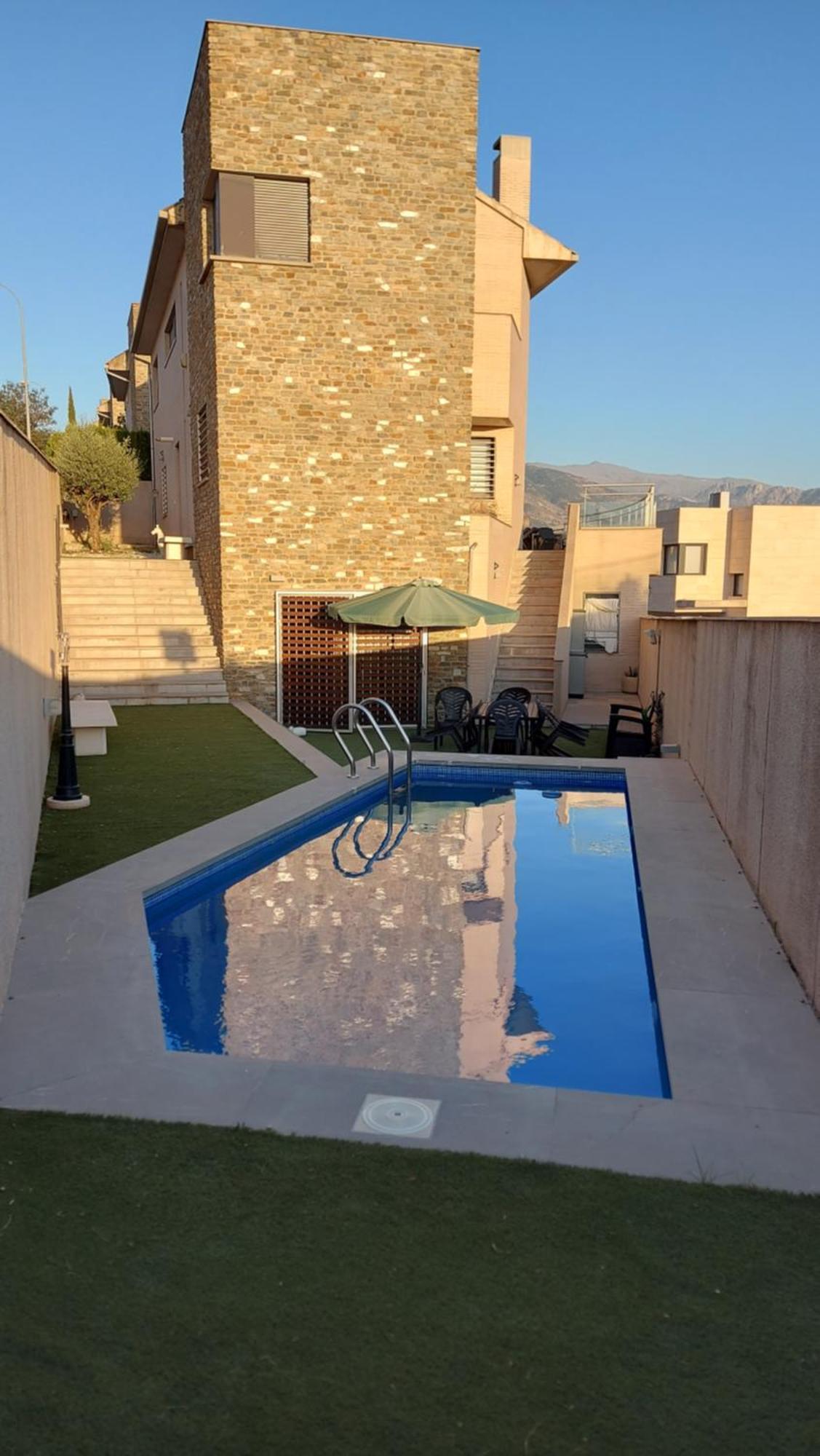 Casa En Con Vistas En Zona El Serrallo