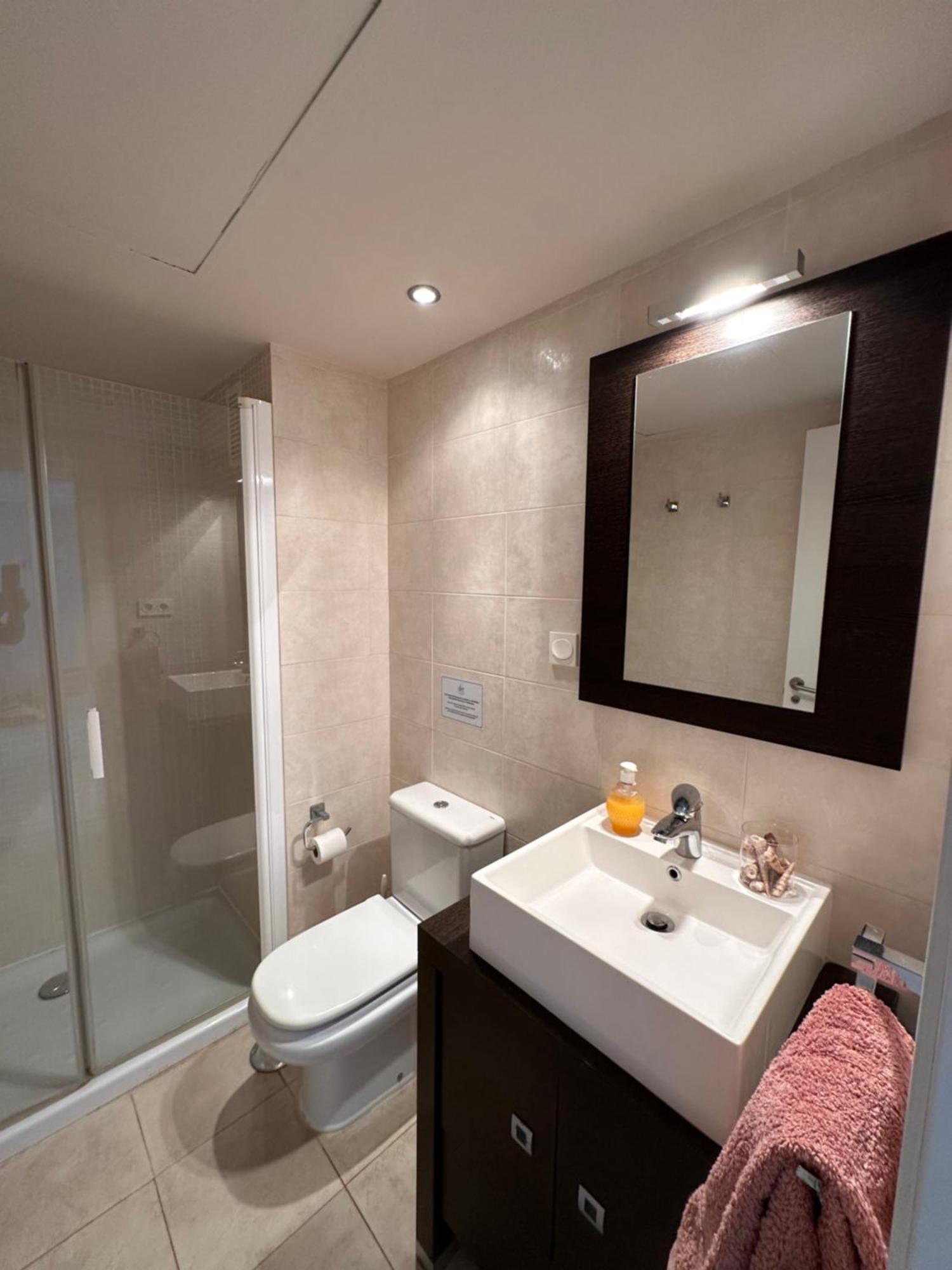 Apartamento Frente Al Mar Con Parking Privado Torrox