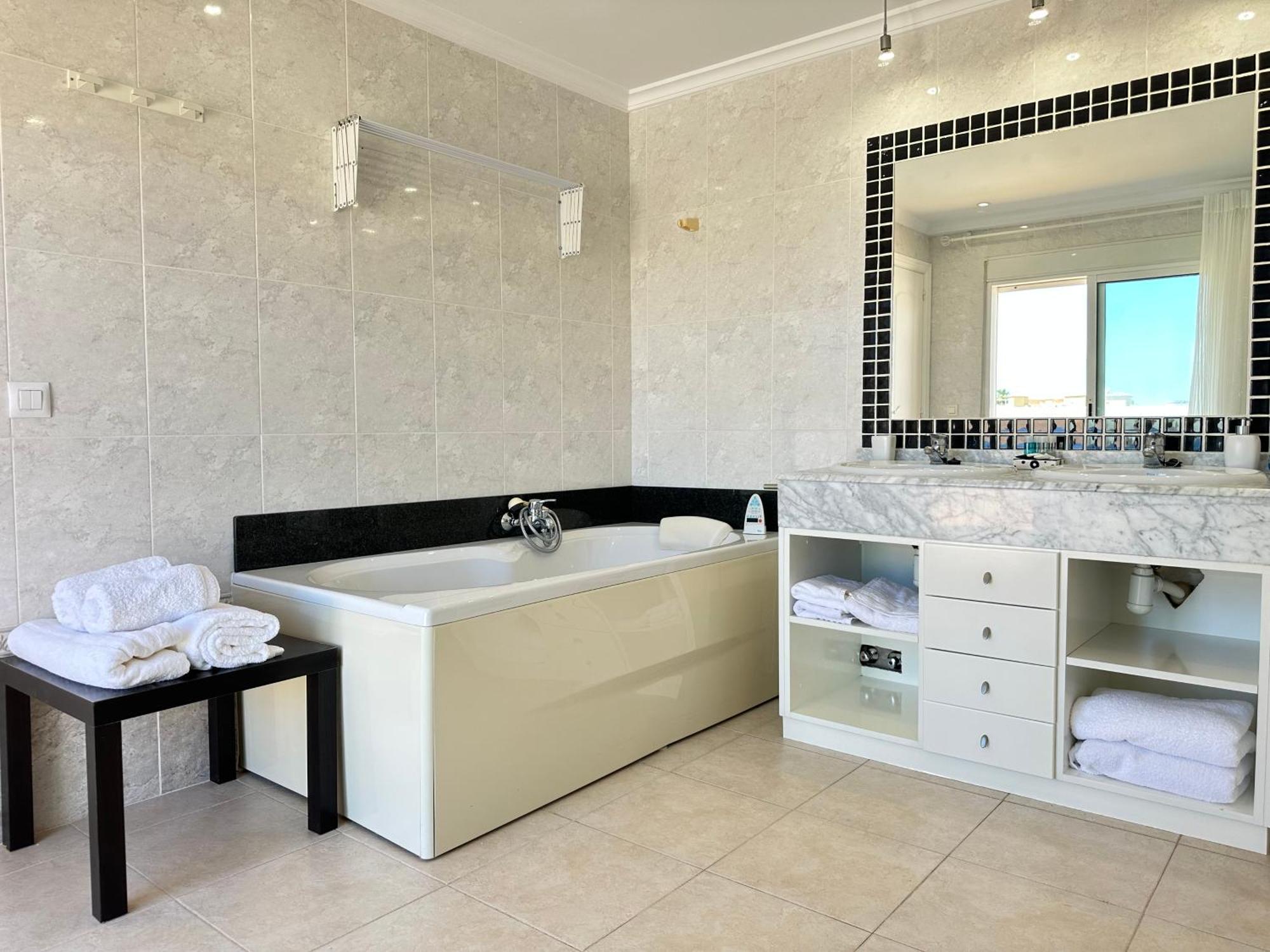 Apartamento Relax Nou Fontana 200m2 5min *