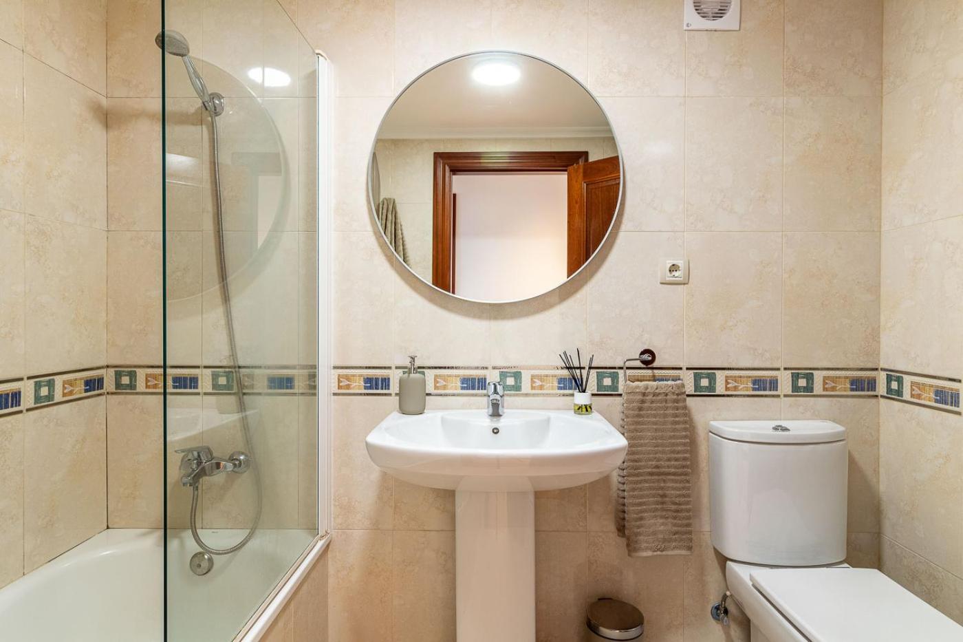 Apartment Ah Delux3rooms Vut6893as