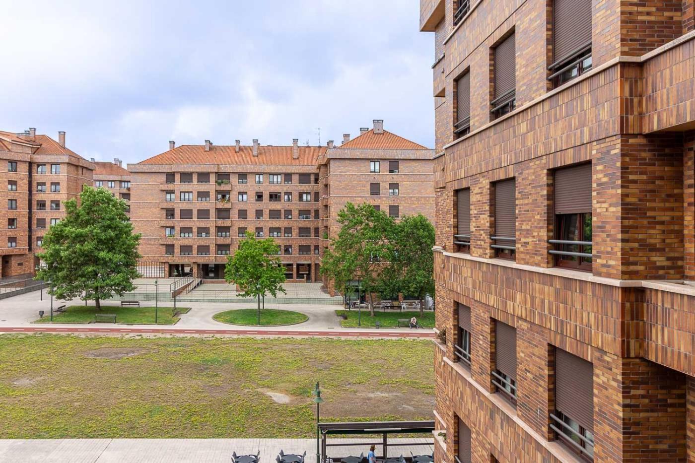 Ah Delux3rooms Vut6893as