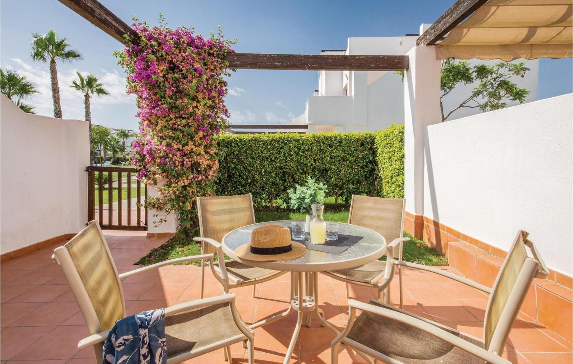 3 Bedroom Amazing In Alhama De Murcia Apartment