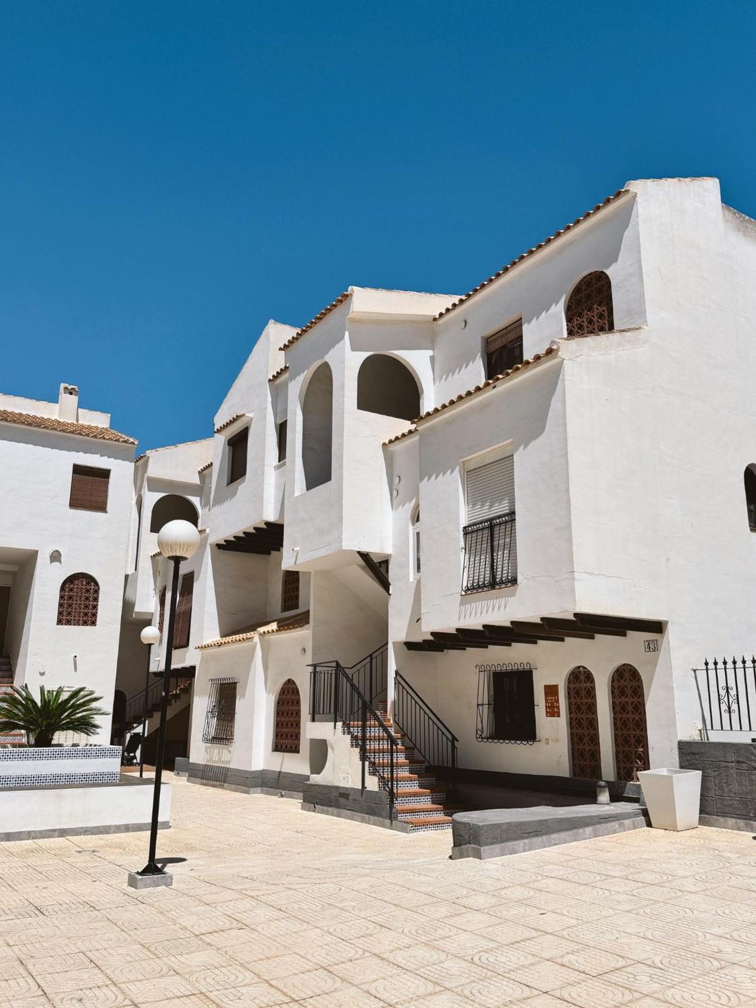 El Paraiso, 1 Bedroom 300m From The Sea Apartment *