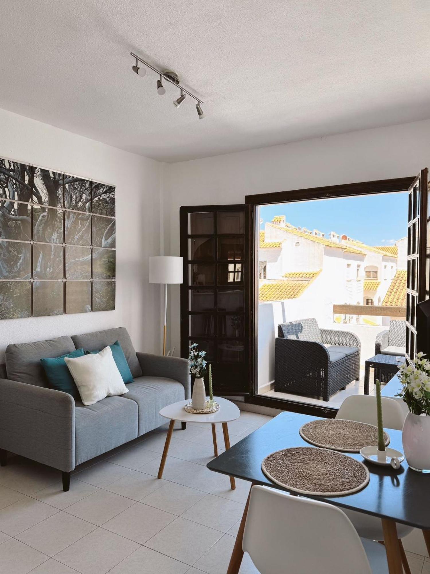 Apartment El Paraiso, 1 Bedroom 300m From The Sea Torrevieja