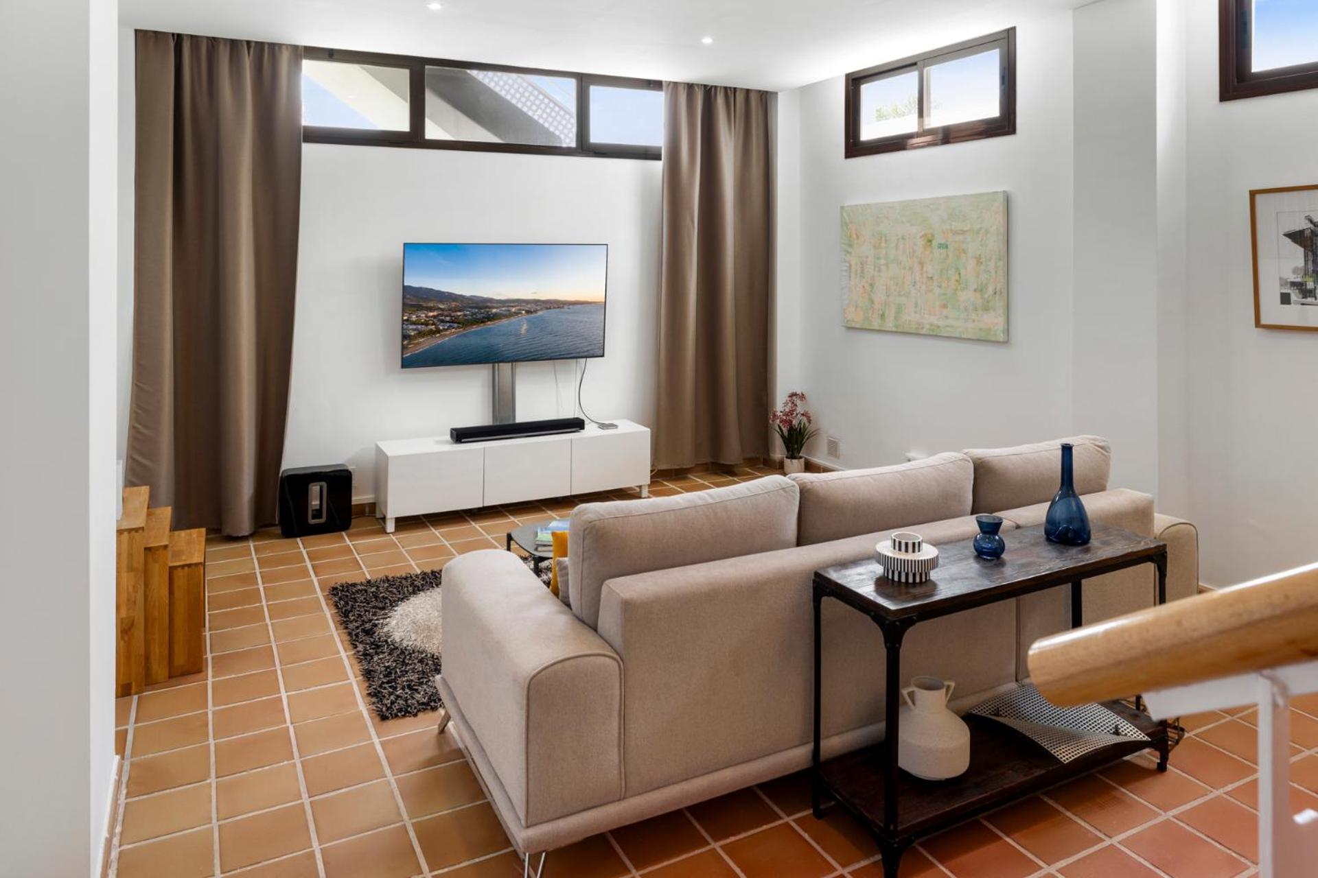 Stunning Private Pool Townhouse Ref 195 *