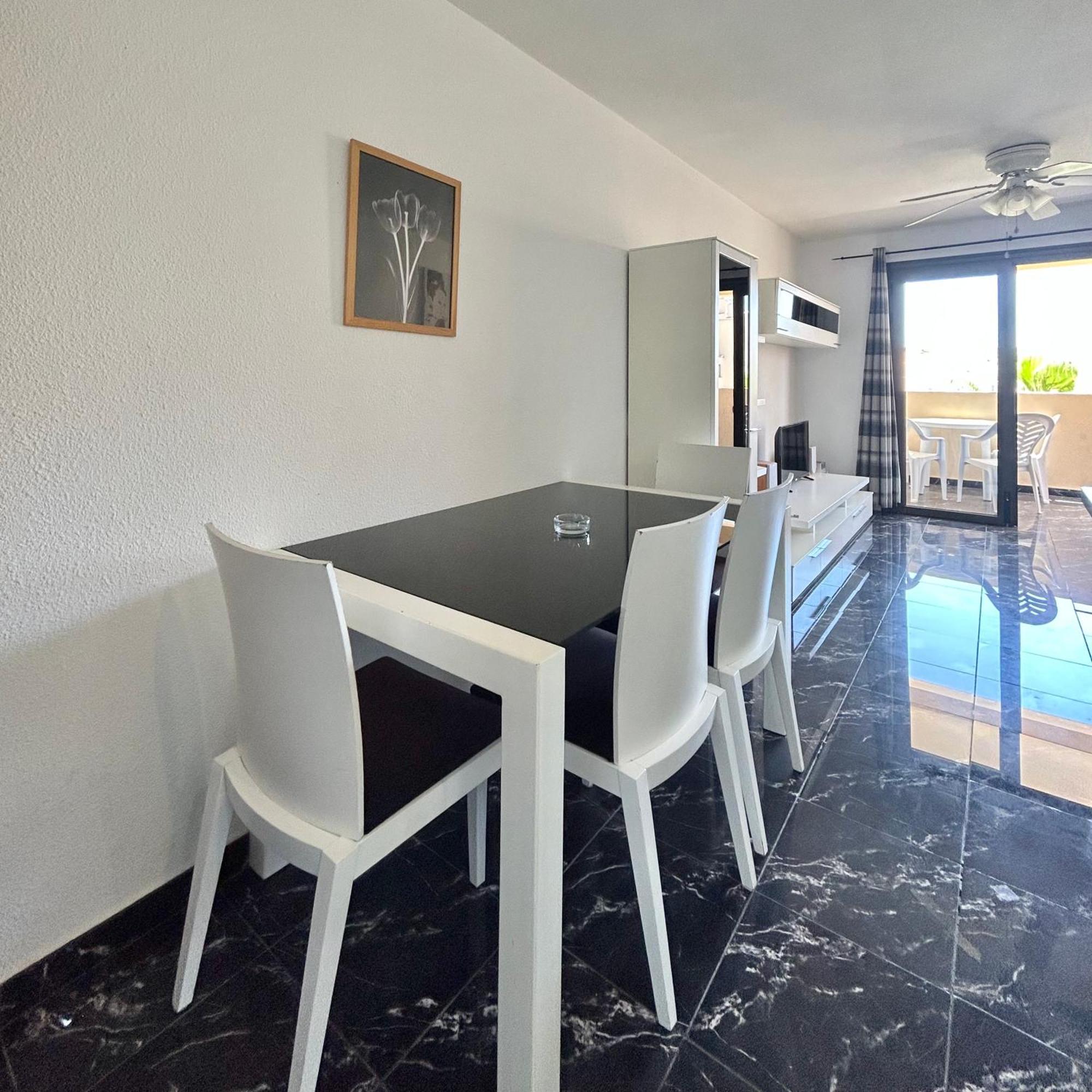 Apartamento 2 Bedroom In Castle Harbour C205